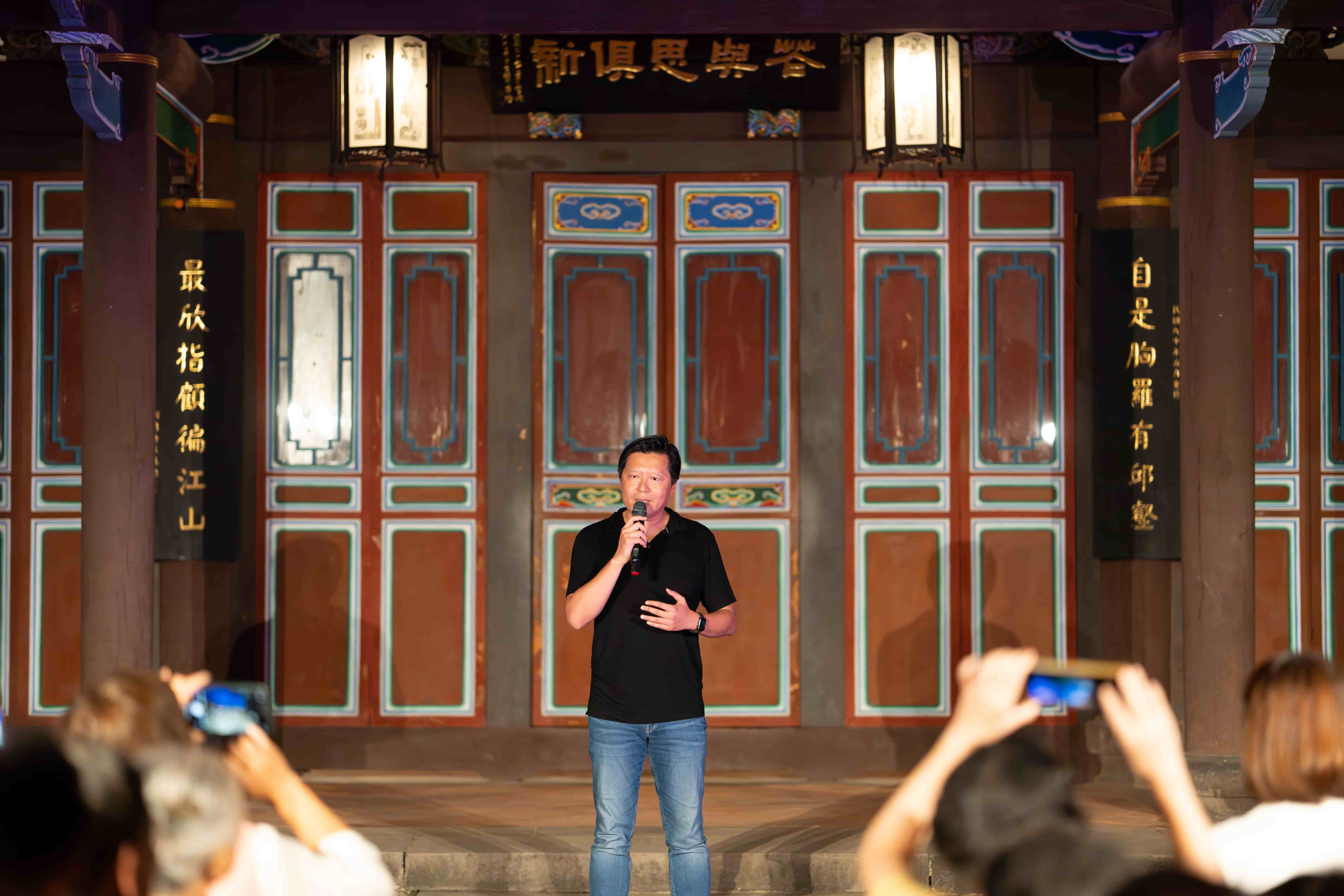 新北市副市長朱惕之出席「月光織戀」開幕式，邀請民眾於林本源園邸共享浪漫秋夜。 （圖/新北市文化局提供）