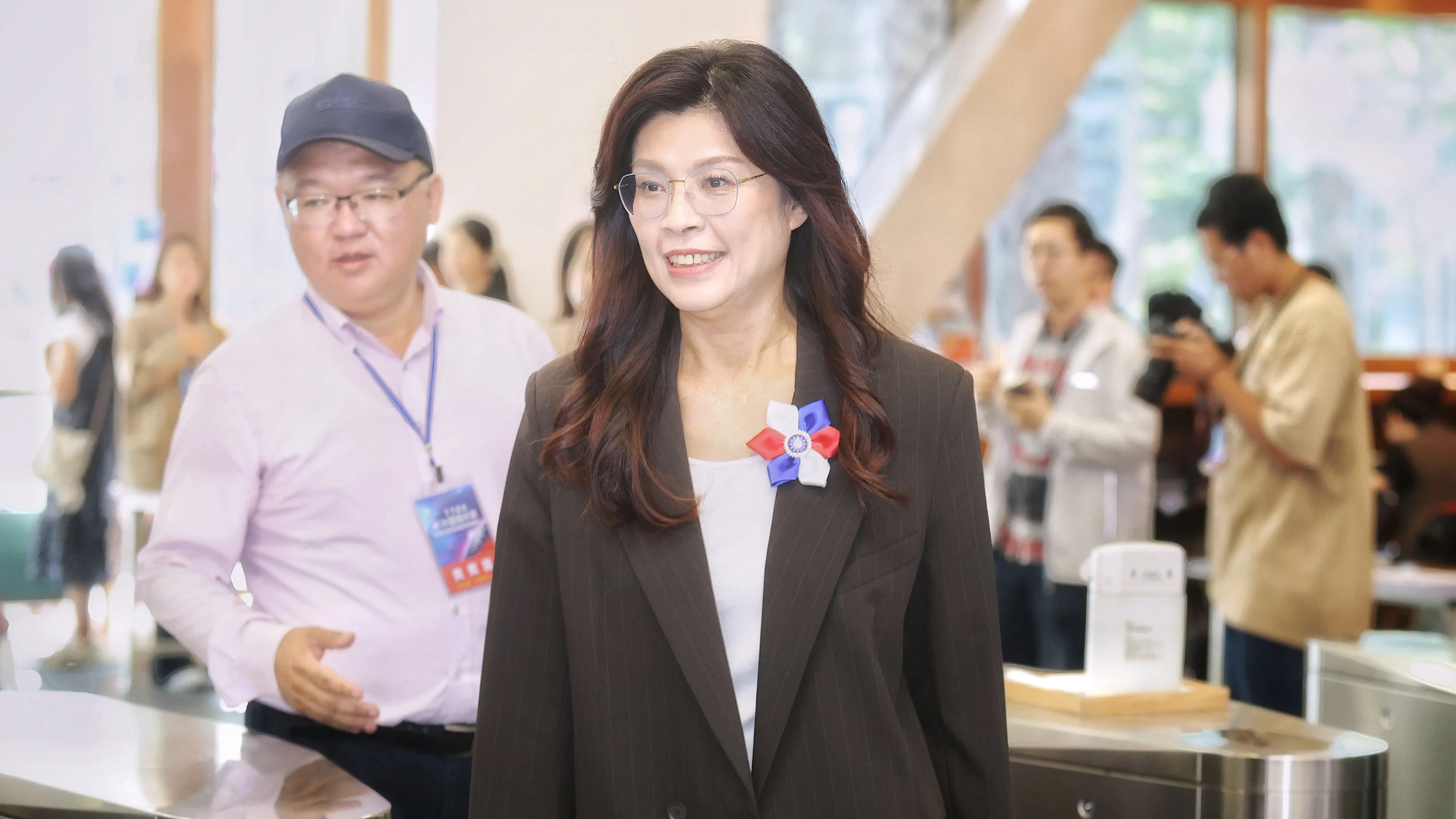 20251005-国民党主席候補者の鄭麗文氏が5日にテレビ政策発表会に出席した（柯承惠撮影）。