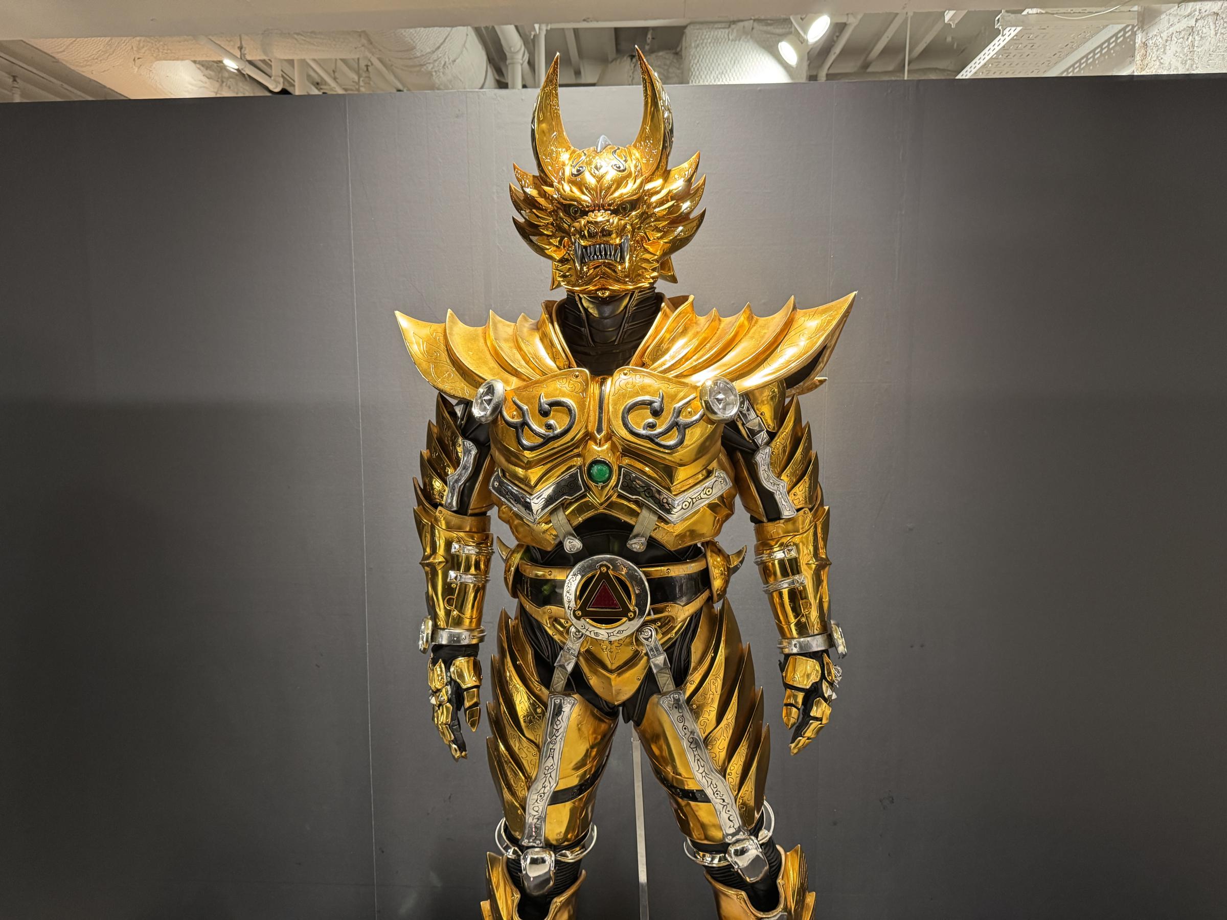『牙狼〈GARO〉』20周年展「魔戒録」、渋谷で開催　“しゃべるザルバ”や『TAIGA』の衣装・造形・筐体など、シリーズ20年の歴史と最新作の世界を一挙に体感できる記念展示。黃信維