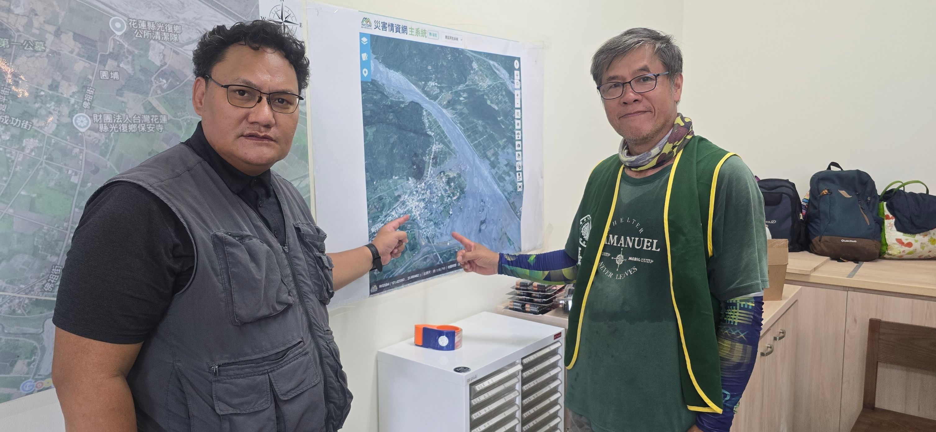 左魯瑪夫博士與當地阿美族牧者 Namoh 牧師分析災難前因後果