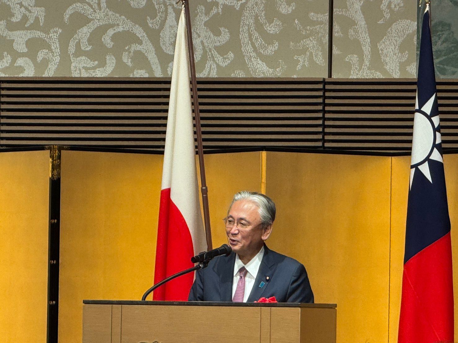 日華懇会長の古屋圭司氏、台北駐日経済文化代表処が主催した2025年国慶酒会に出席。（黃信維撮影）