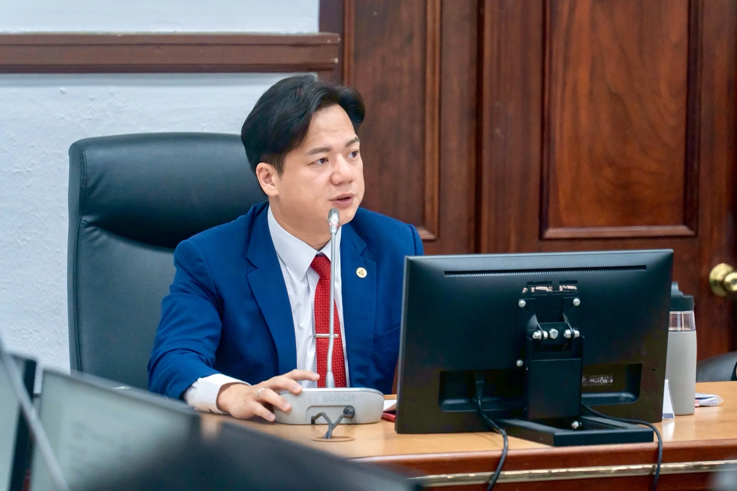 代理市長邱臣遠期盼消費金發放計畫能活絡內需買氣，實質創造消費動能。（資料照／新竹市政府官網）