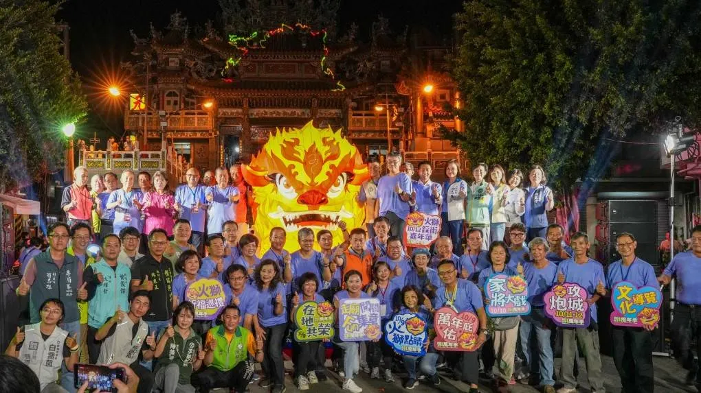 李懷仁副市長、廟宇主委、民意代表、地方仕紳合照。（圖/高市民政局提供）