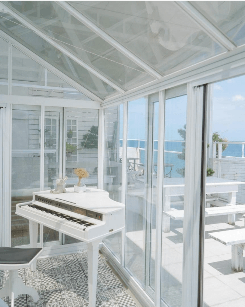 北海岸必去咖啡廳推薦：海上日出海洋咖啡（圖／取自IG@rosespitzen）