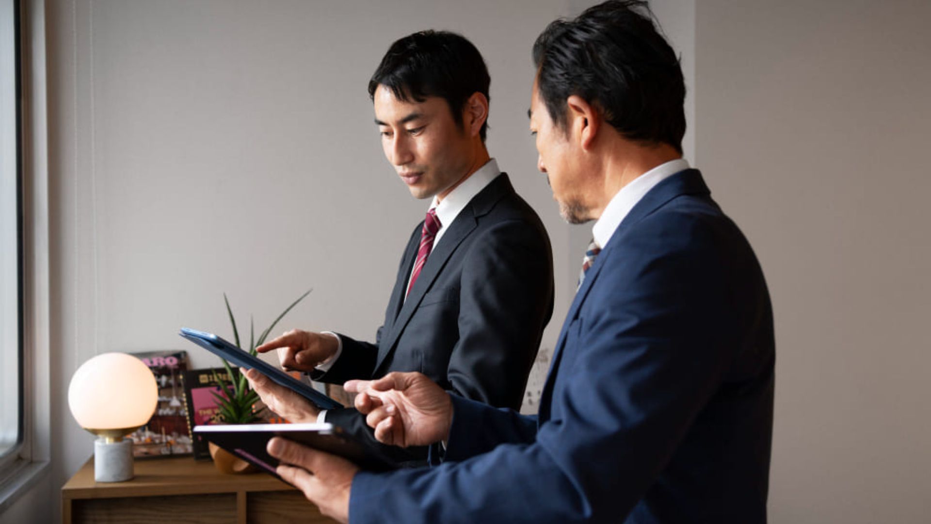 離婚律師是專門處理家事事件的律師，他們主要協助當事人解決與離婚、婚姻財產分割、子女撫養和監護權相關的法律問題。（示意圖／取自Freepik）