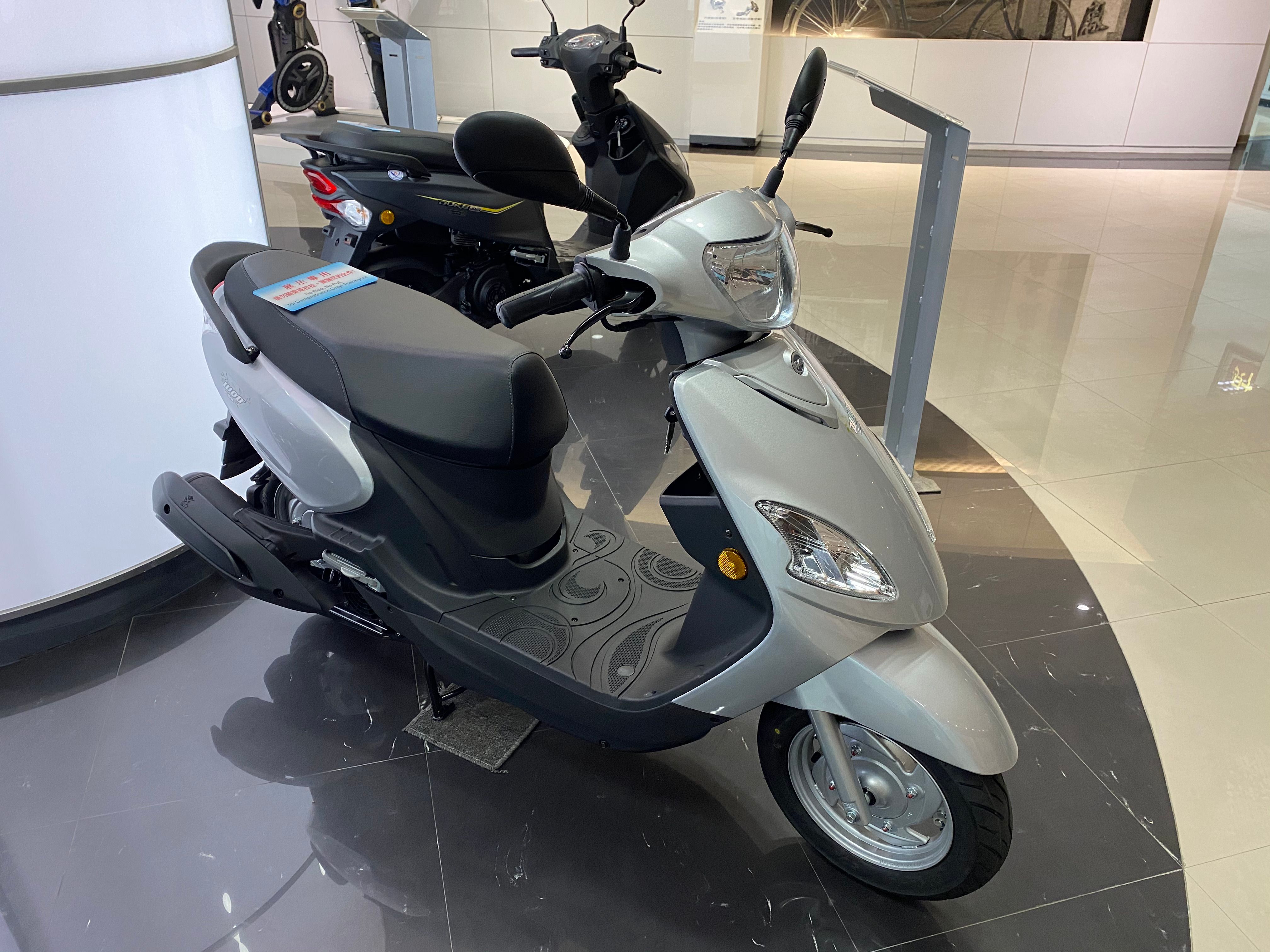 20251015-三陽工業捐贈100台機車與1000萬善款，加計公益團體「社團法人親慈慈善會」提撥之500萬，共計百台機車與新台幣1,500萬元，協助災區重建，支援受災民眾早日恢復正常生活。（三陽工業提供）