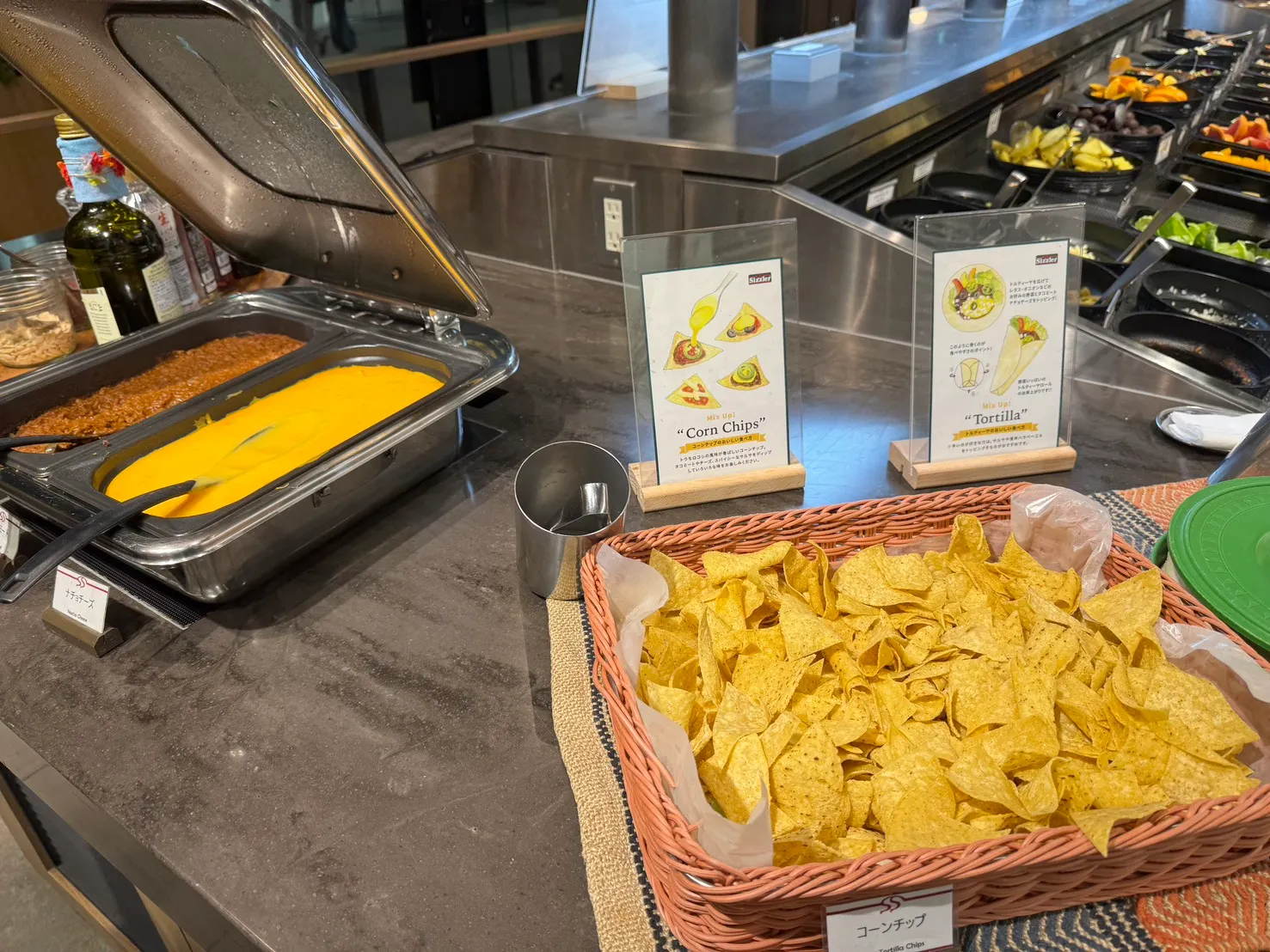 シズラーが「DISCOVER AMERICA FAIR REVIVAL SELECTION」を全店で開催。5年ぶりに復活した人気フェアで、アメリカ5地域の多彩な食文化を再現したメニューを提供。（写真/黃信維撮影）