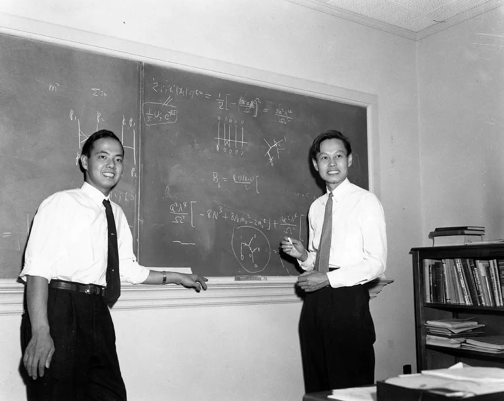 共同でノーベル物理学賞を受賞した二人：李政道（左）と楊振寧。（プリンストン高等研究所からの転載）