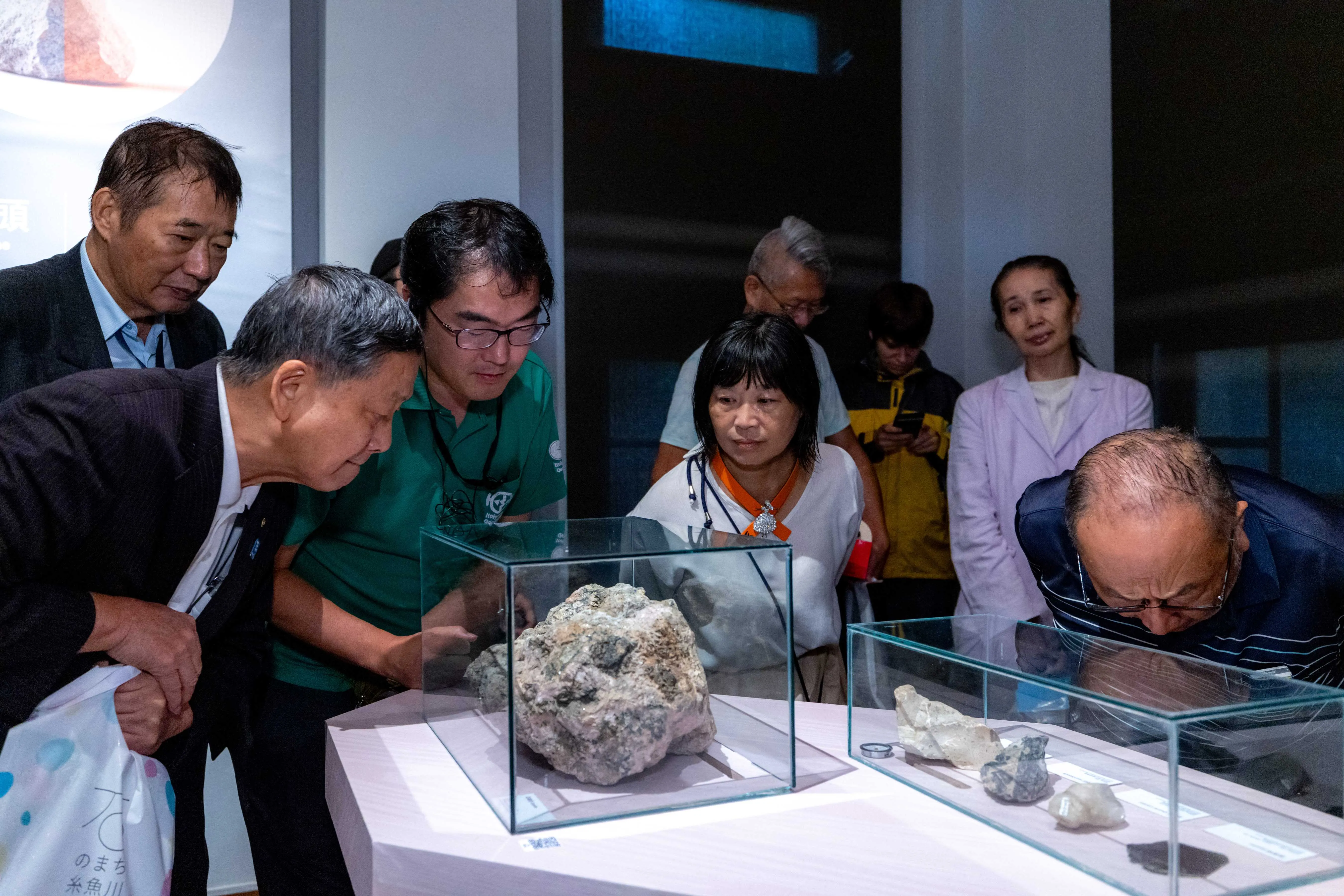 「說石話-石頭的身世與故事」特展展出120件國內外珍貴礦石。(圖/新北市立黃金博物館)