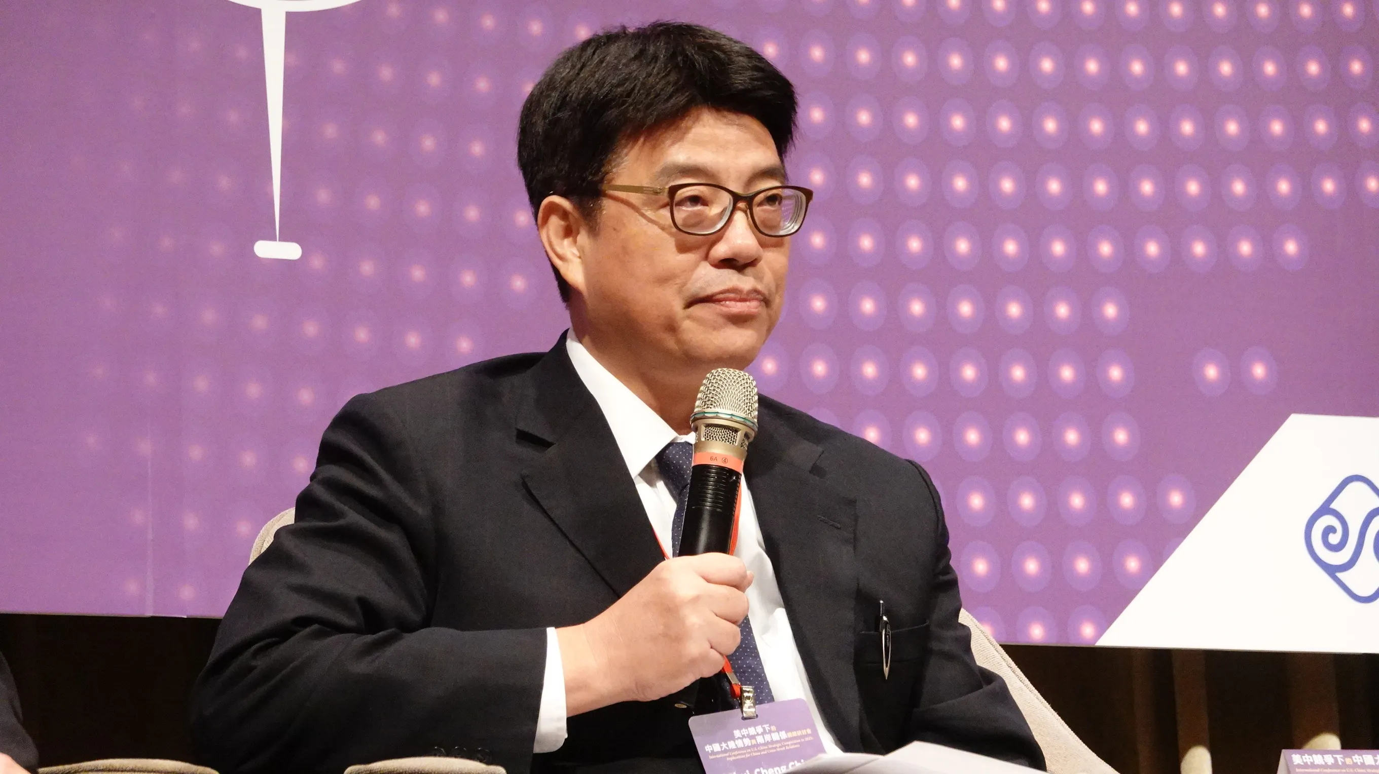 陸委會主委邱垂正主持圓桌論壇,並且強調台灣方面不會挑釁,會避免台海發生危機。(楊騰凱攝)