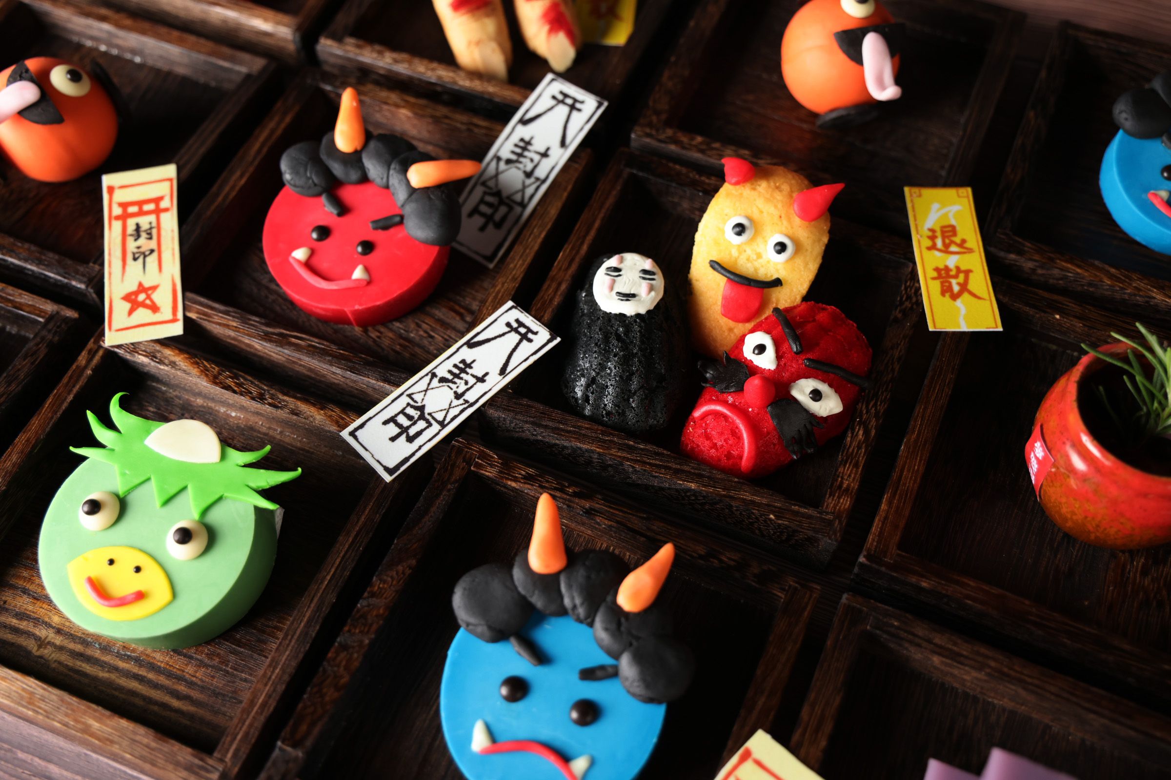 雲品溫泉酒店的丹彤自助餐將於萬聖節期間推出妖怪系列甜品，讓旅人在品味佳餚的同時，也能沉浸於濃厚的節慶氛圍中。（雲朗觀光提供）