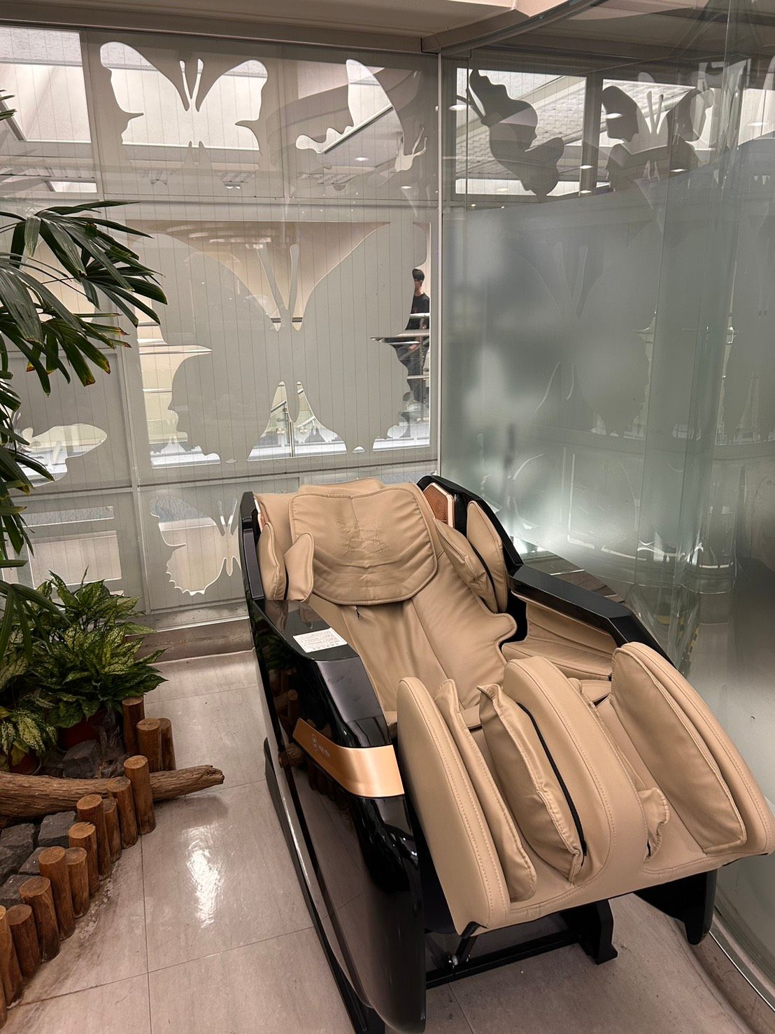 機場免費按摩椅（圖／酒妮背包提供）