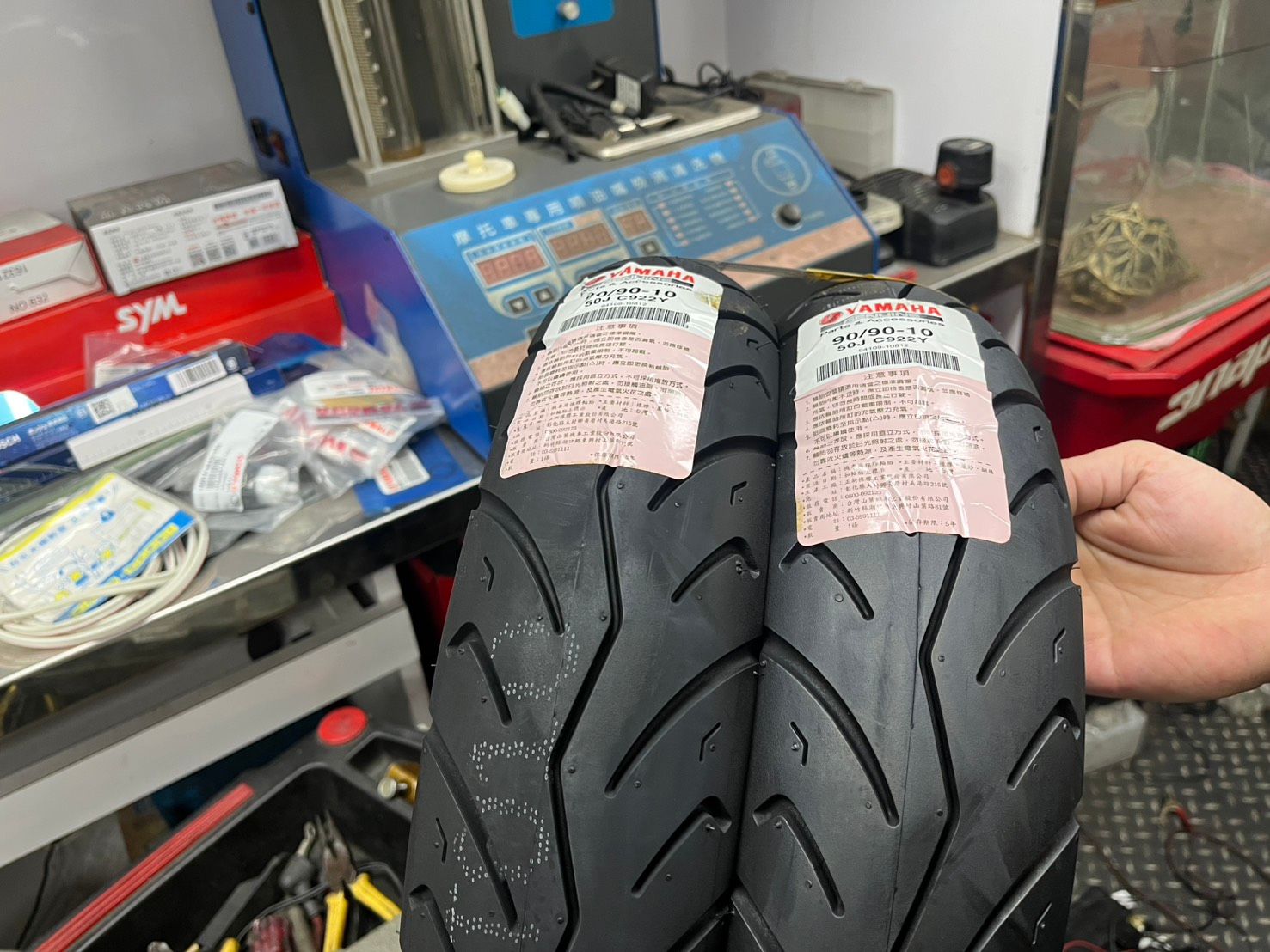 【機車車主須知】從黑色輪胎看見安全底線：台灣機車族該怎麼挑對輪胎？