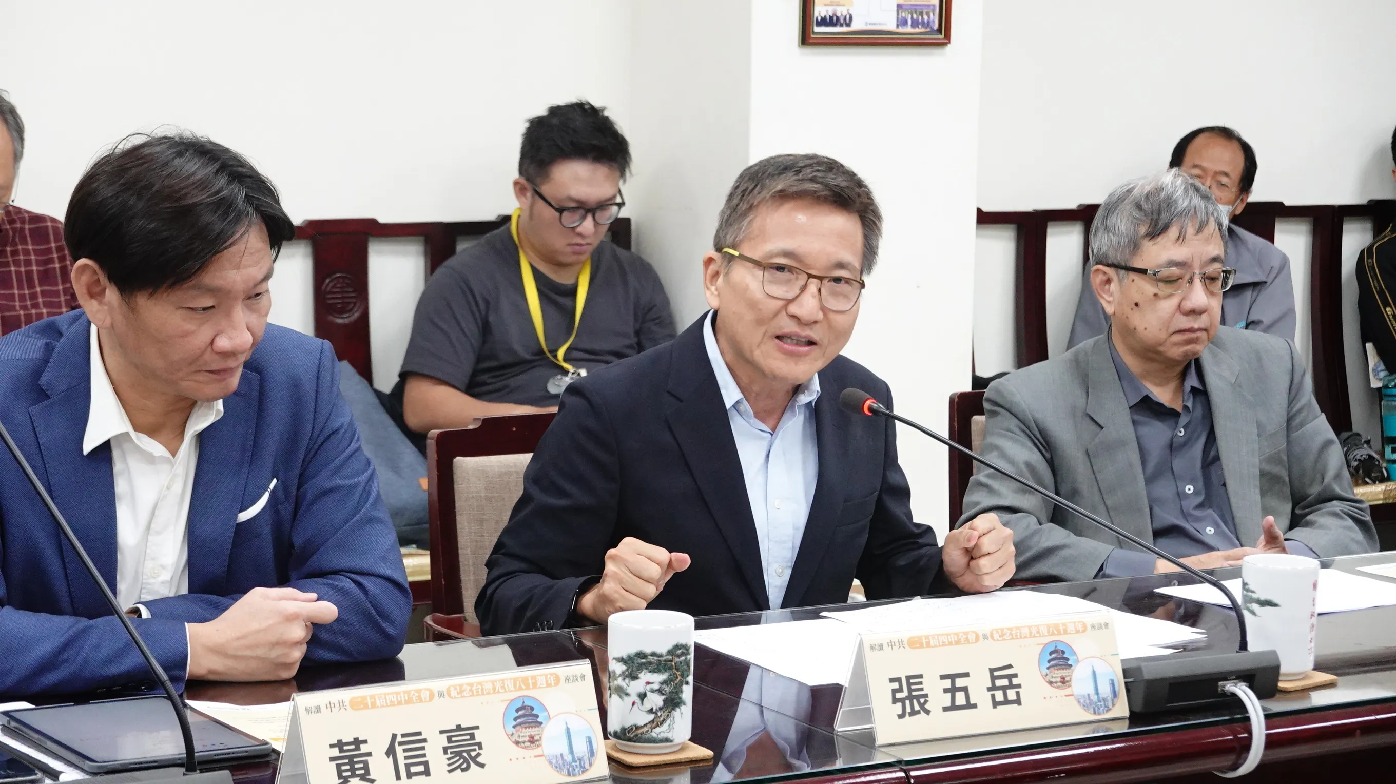 左起為與談人黃信豪、張五岳、劉孟俊。（楊騰凱攝）