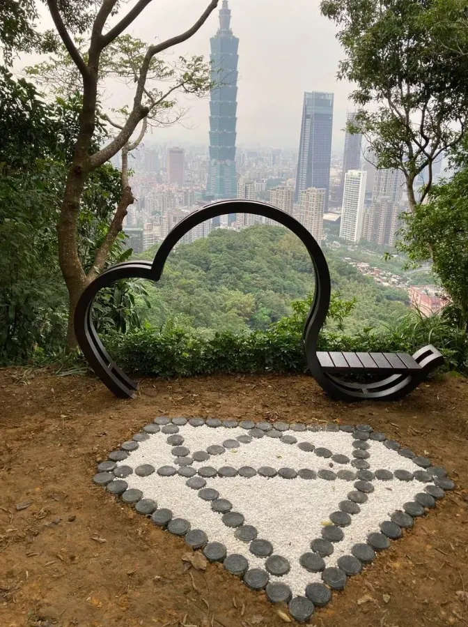 台北夜景推薦：象山。（圖／輕旅行提供）