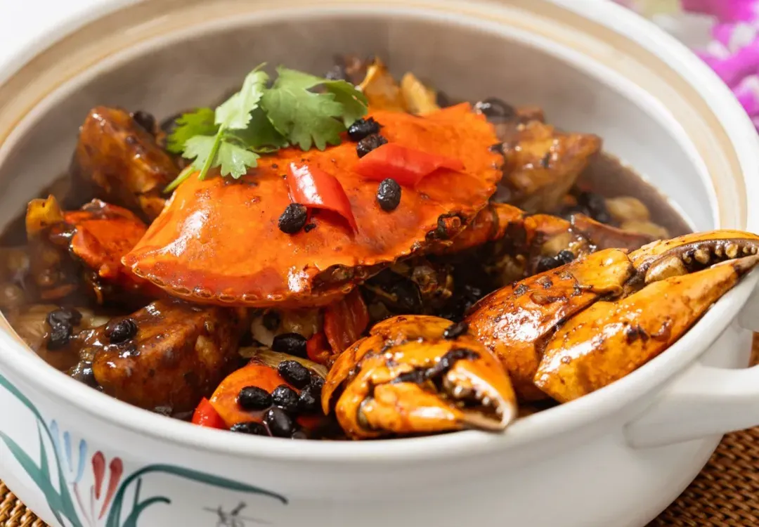 沙公、菜蟳。（圖／翻攝自臉書粉專國賓大飯店）