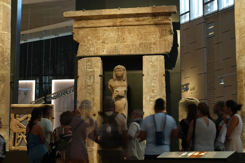 即將在11/1正式開幕的大埃及博物館，館藏珍稀文物多達5萬件。（美聯社）