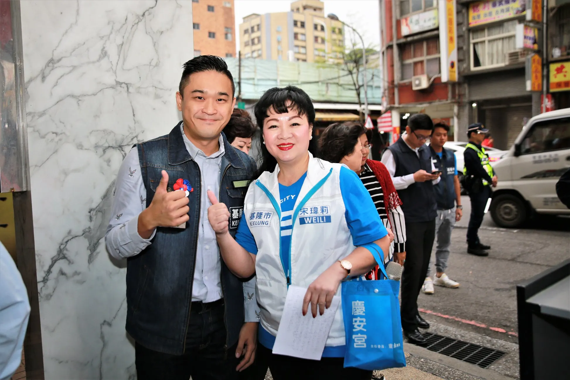 基隆前議長宋瑋莉（右）、息子林益諄（左）。（林益諄のフェイスブックより）