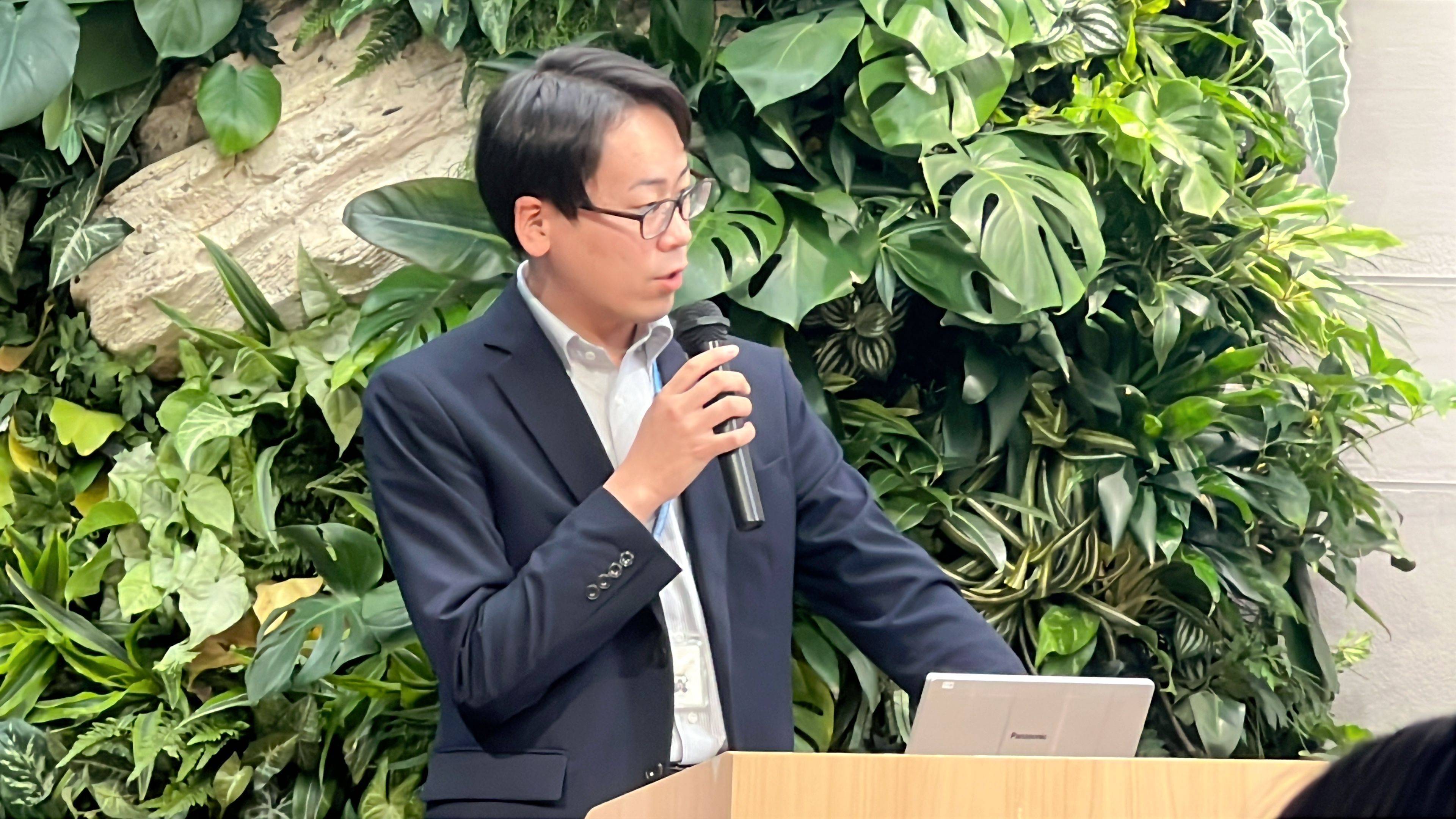 試食した貝塚課長、須賀主事、小堀技師はいずれも「せり鍋」「はらこ飯」「痛風鍋」の滋味を語りながら、宮城の豊かな食文化を改めて実感していた。風傳媒