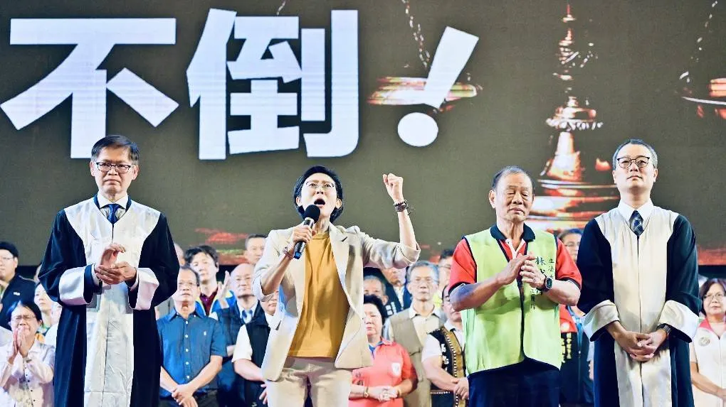 律師蔡家豪與團隊表示，對本案研析後認為存在明確「無罪空間」。（圖/徐炳文攝）