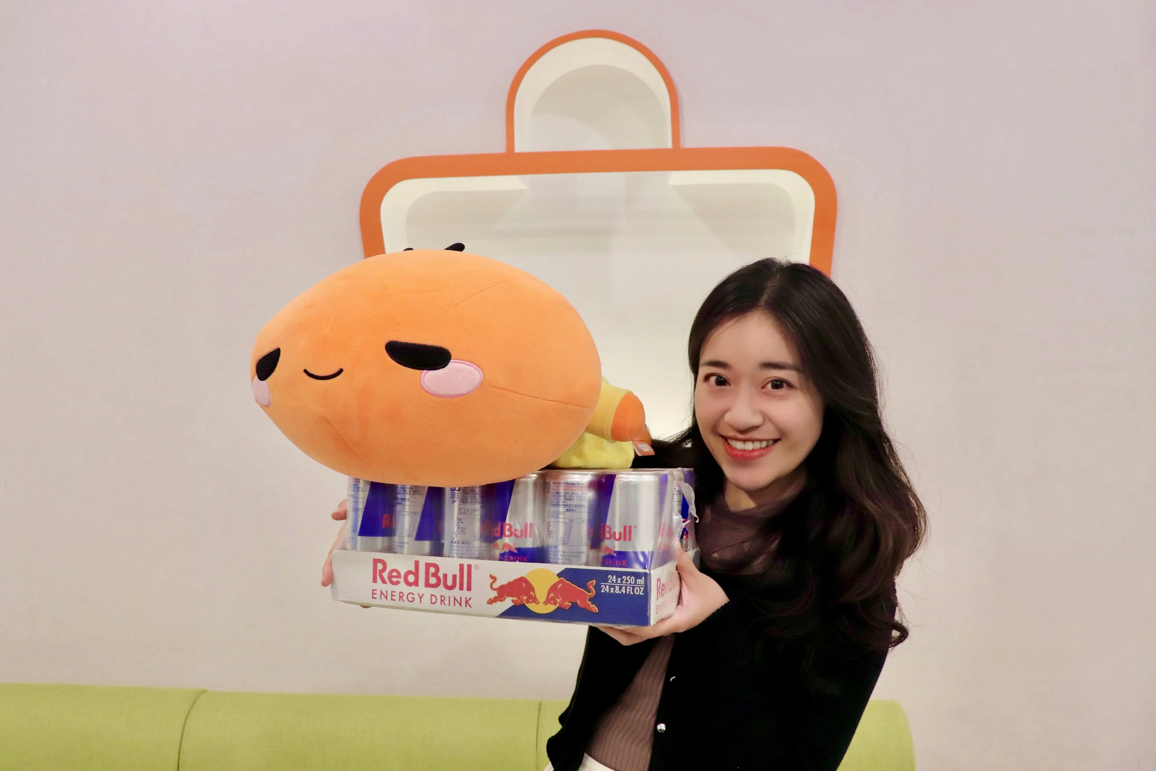 「蝦皮購物11.11 最強購物節」攜Red Bull送日本鈴鹿大獎賽雙人行，豪祭人人全站0元起免運、熱銷品6折起優惠。（蝦皮提供）