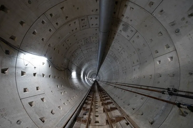 (圖十一) 潛盾隧道：捷運萬大中和線（來源：臺北市政府捷運工程局）