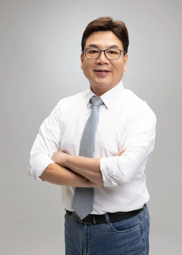 20251106-劉和然拍攝形象照。（讀者提供）