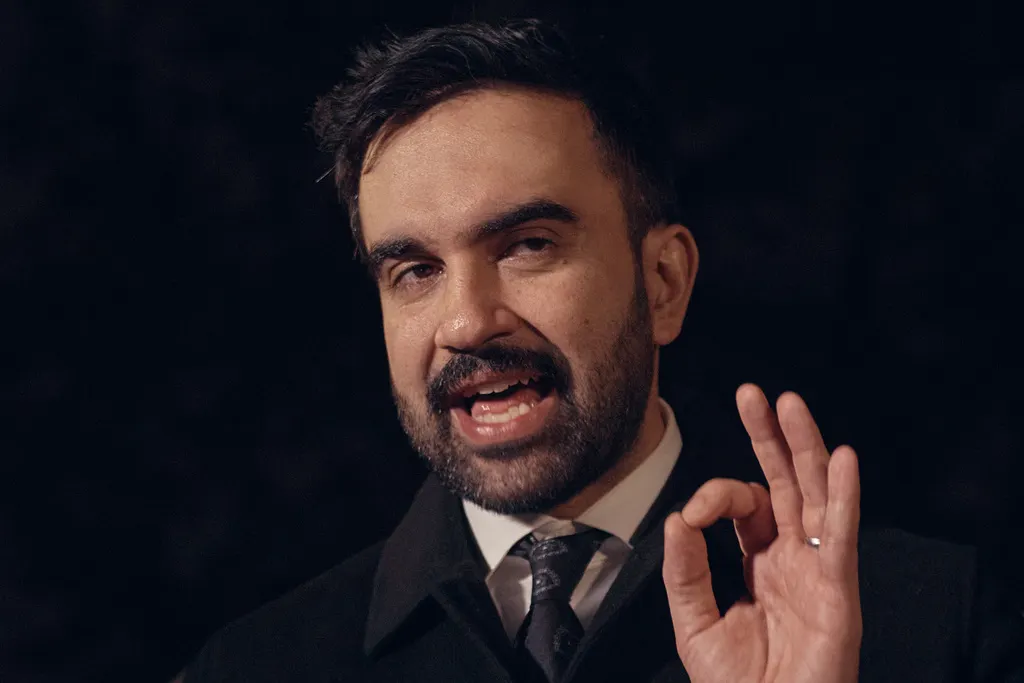 2025年11月3日。紐約市長候選人曼達尼（Zohran Mamdani）紐約皇后區舉行的記者會。（AP）