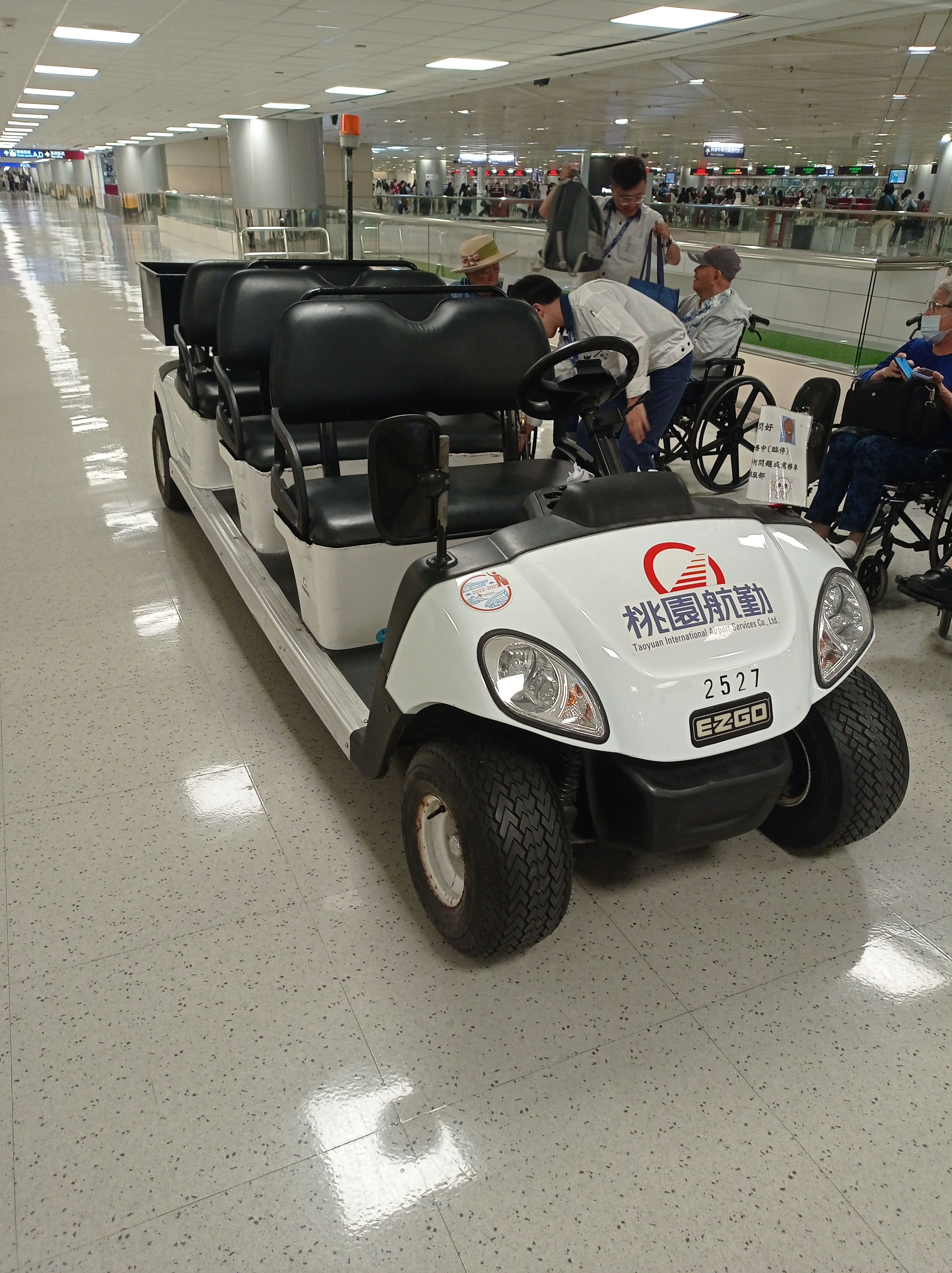 載運行動不便、商務貴賓，往返經過檢疫區之電動車(周文軍攝)