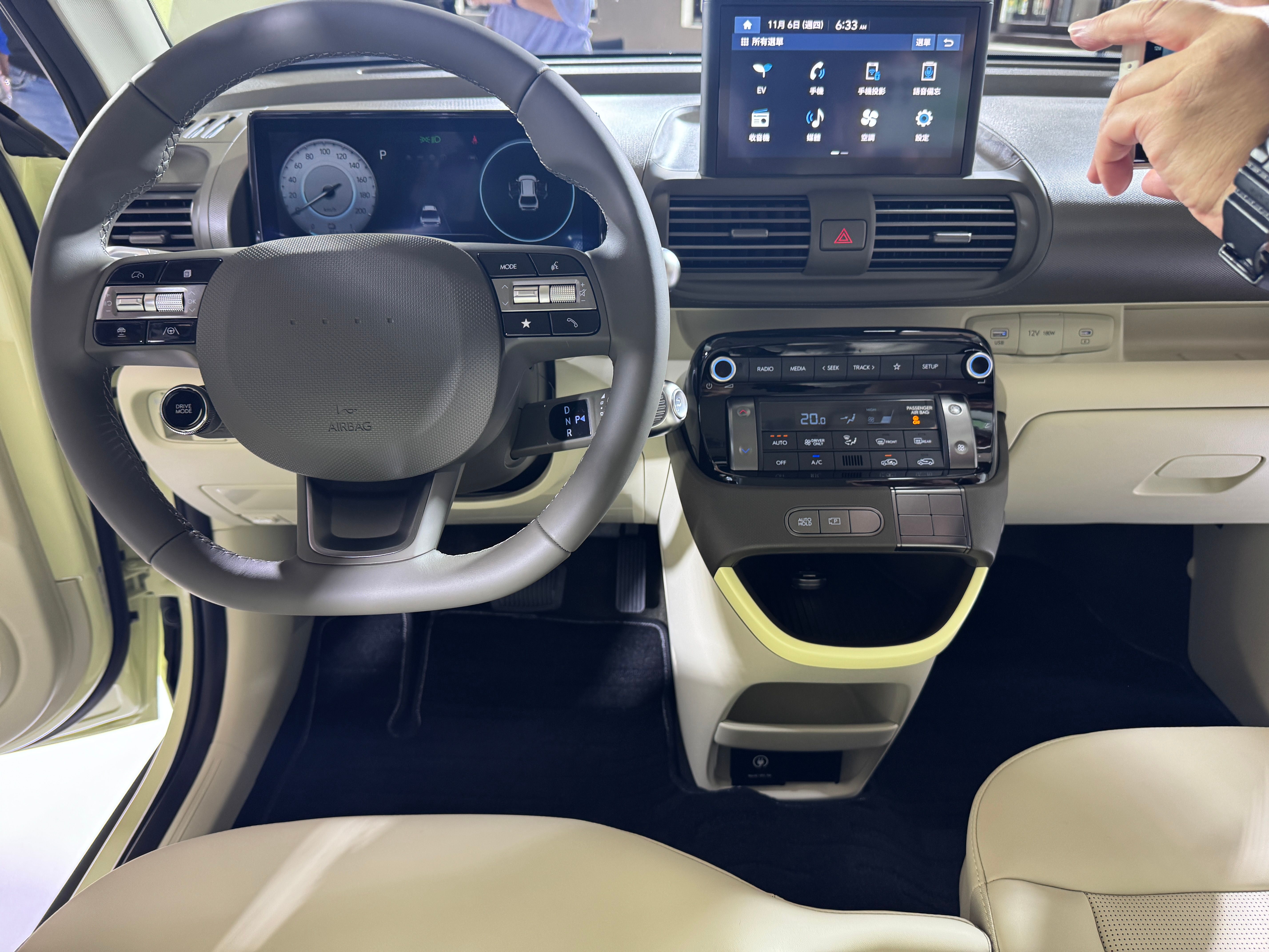 Hyundai Inster搭載10.25吋數位儀表與8吋中控螢幕。（劉芯衣攝）