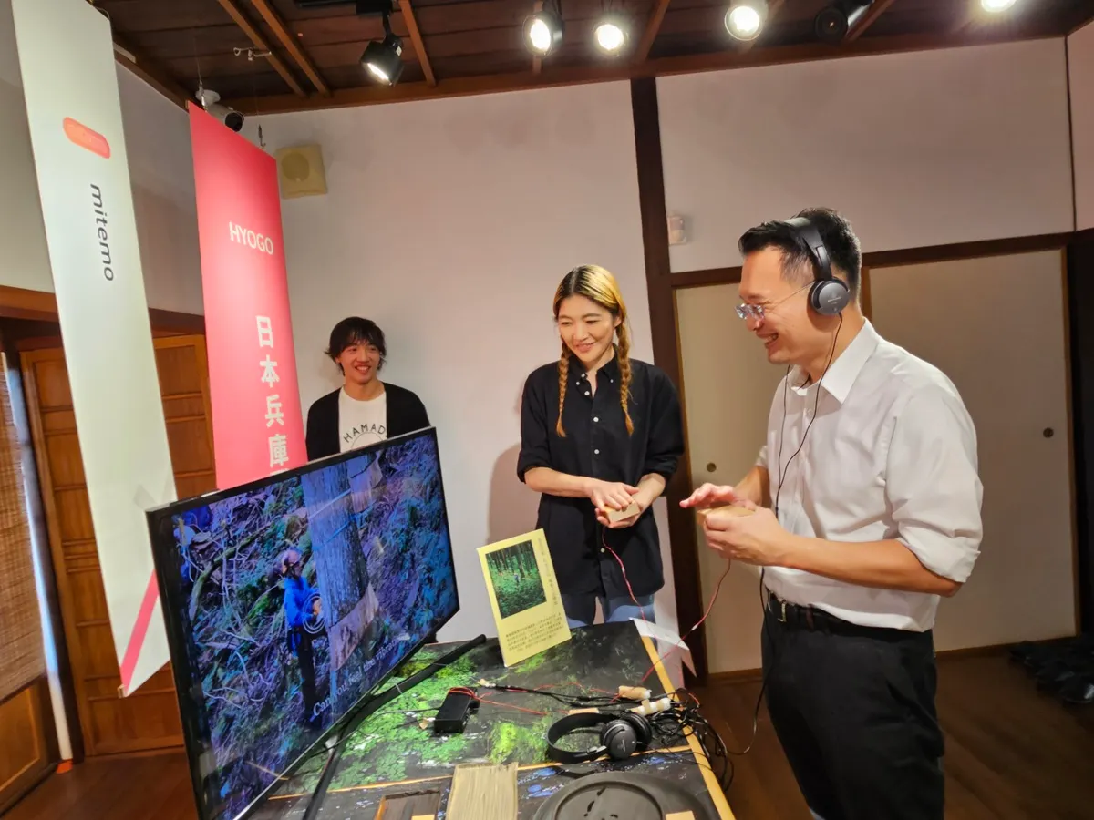 現場展示日本鋸木的影片，還有工藝市集、體驗遊程等多項活動。（圖／桃園市政府提供）