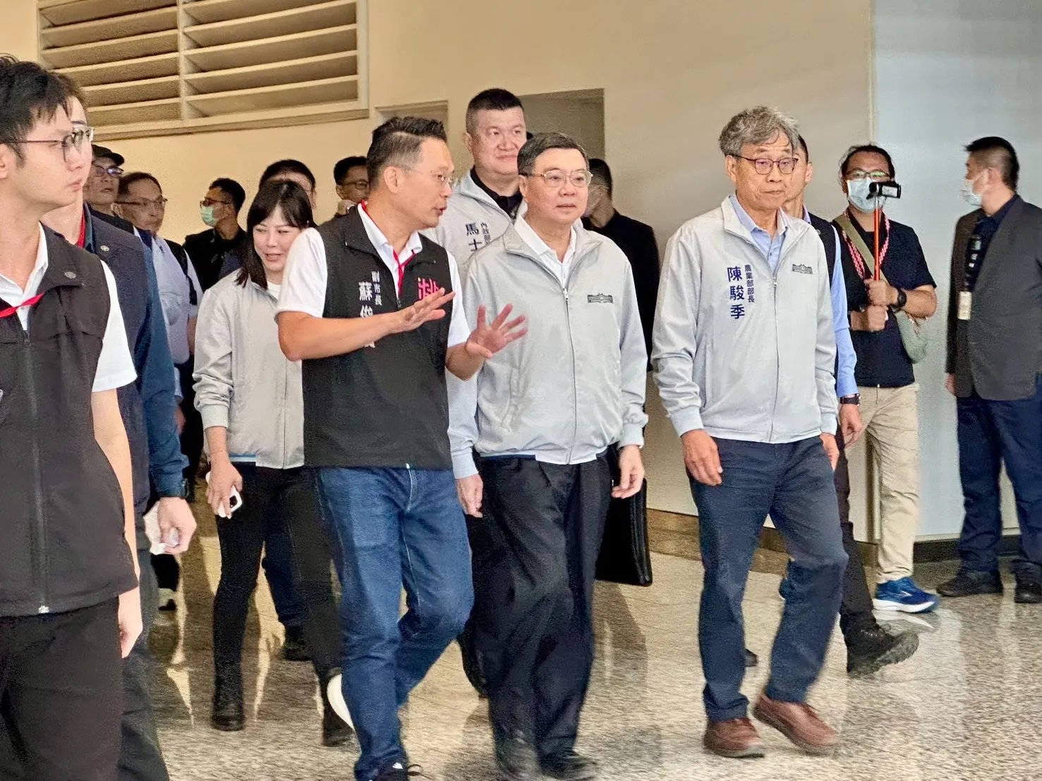 蘇俊賓在陪同卓榮泰視察時提到，還有「三大戰場」待解。（圖／桃園市政府提供）