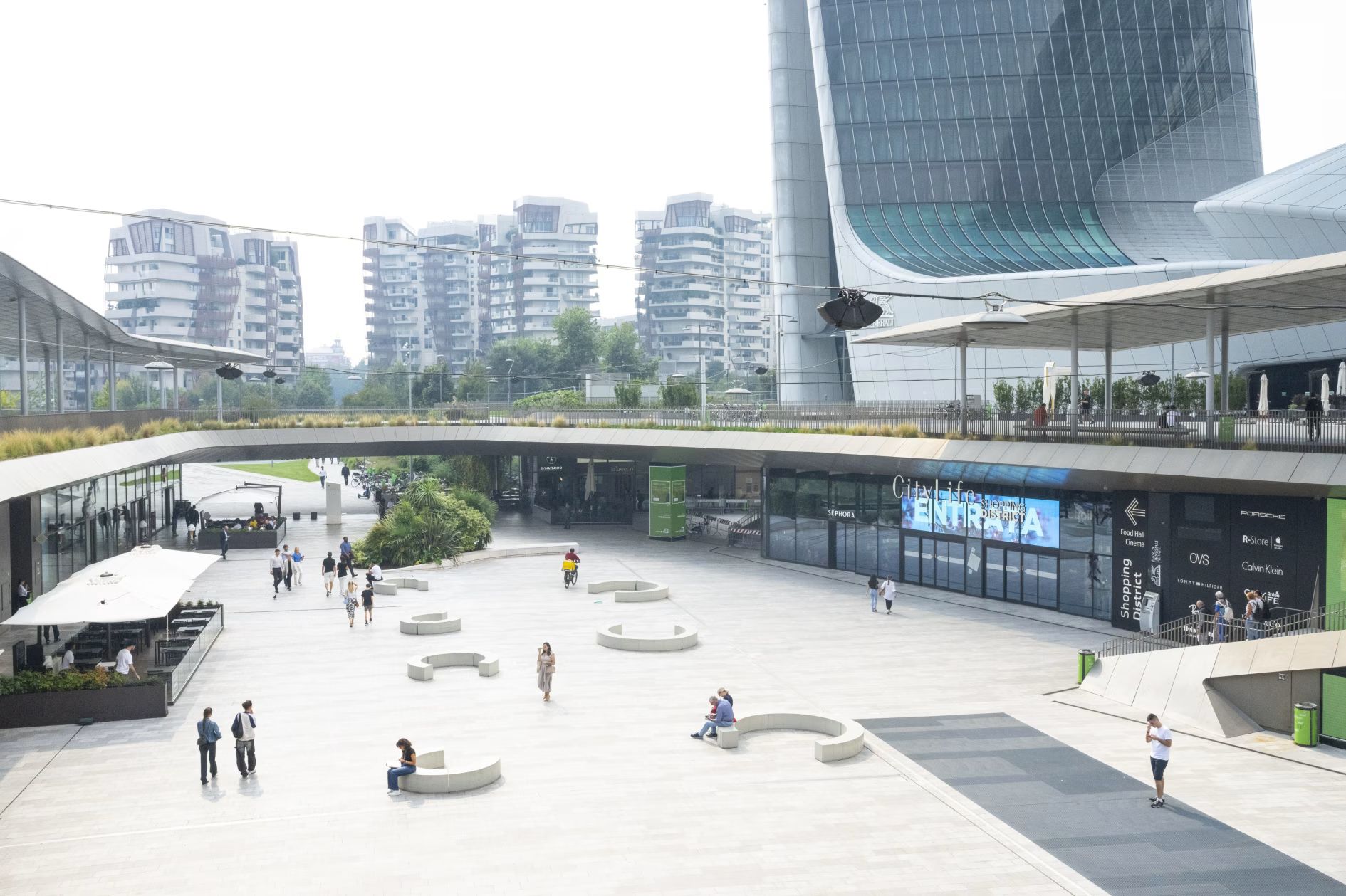CityLife城區集購物、公園、豪華住宅與辦公空間於一體，是米蘭城市復興計劃的重要組成部分。（華爾街日報）