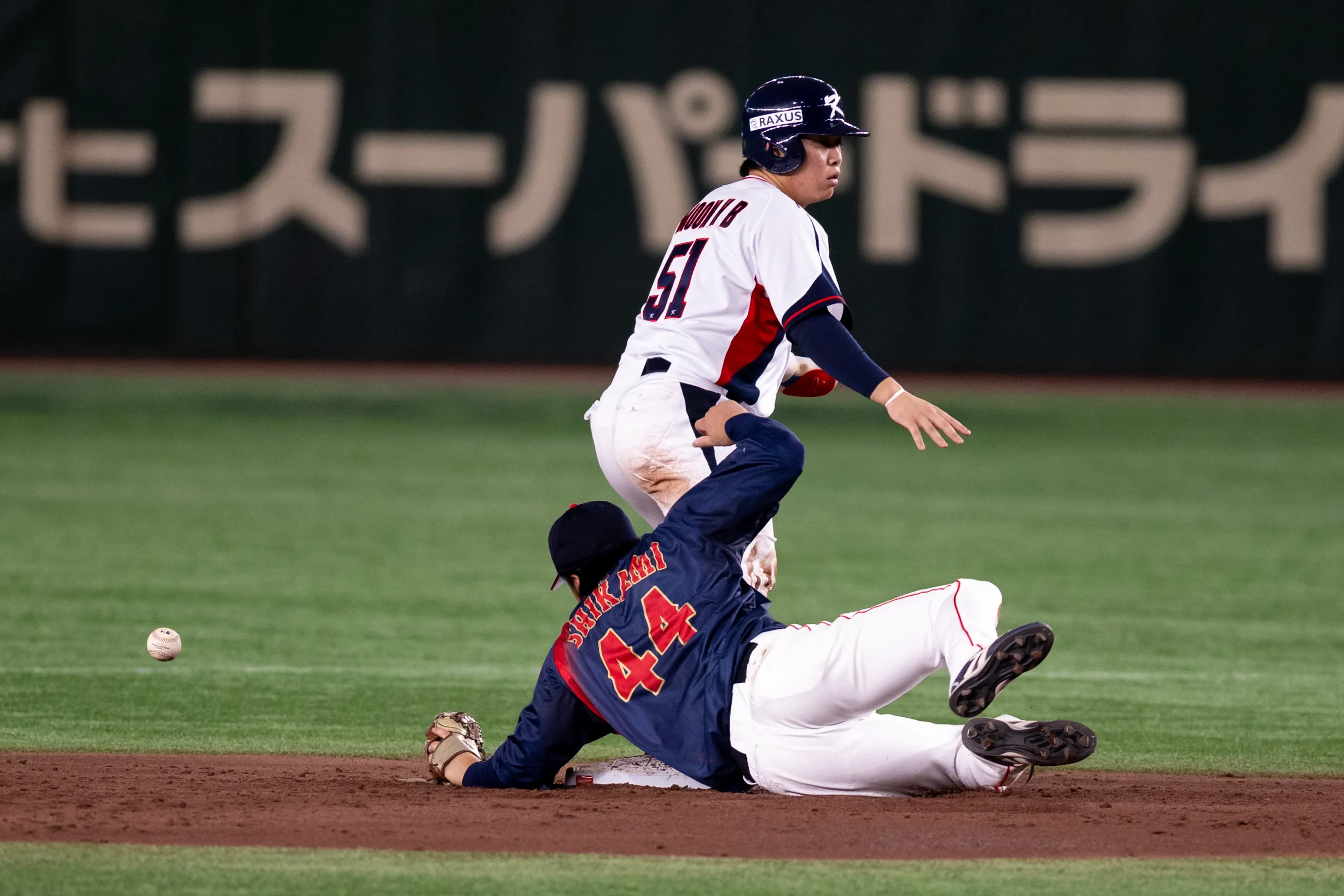 日本は韓国との交流試合第2戦で終盤に2本塁打を浴び7―7の引き分けとなり、韓国が対日本の10連敗を止めた。丁勤紜