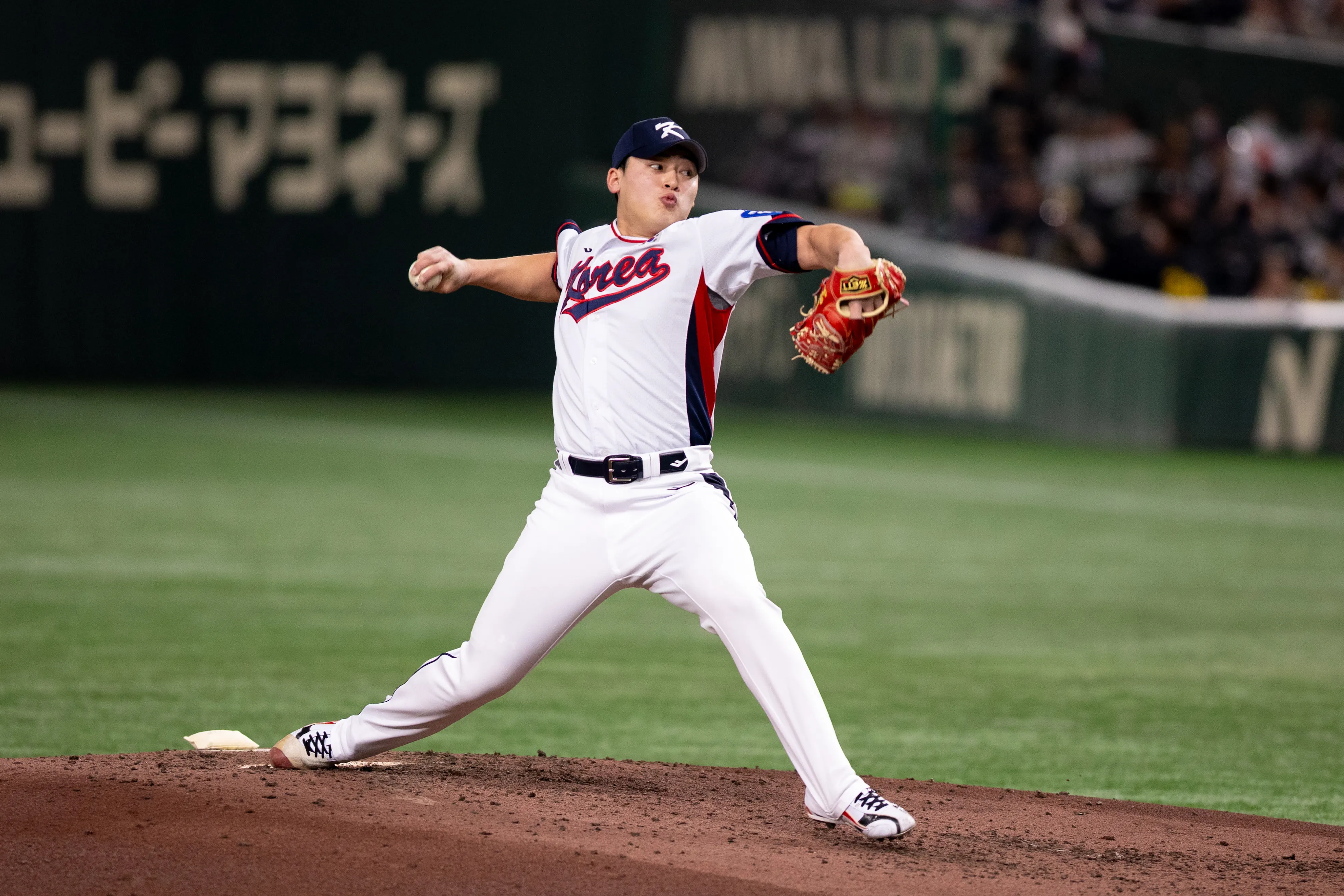 日本は韓国との交流試合第2戦で終盤に2本塁打を浴び7―7の引き分けとなり、韓国が対日本の10連敗を止めた。丁勤紜