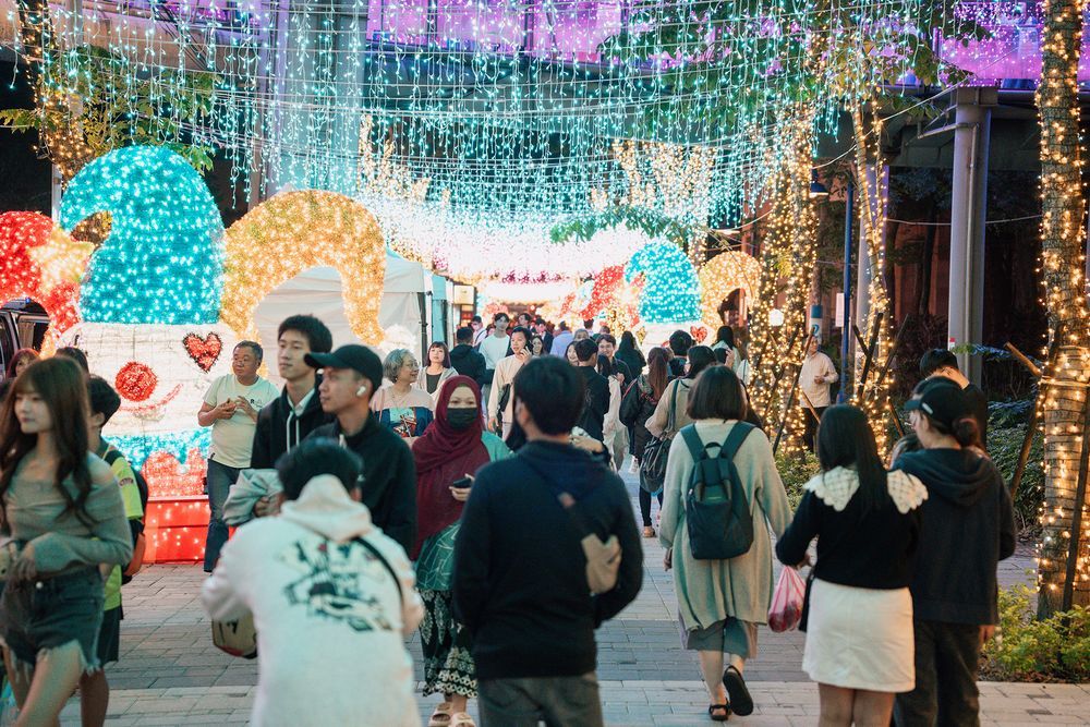 歡樂耶誕城總是吸引無數遊客到此參與歡樂派對，你絶對不能缺席喔。(圖/李梅瑛攝)