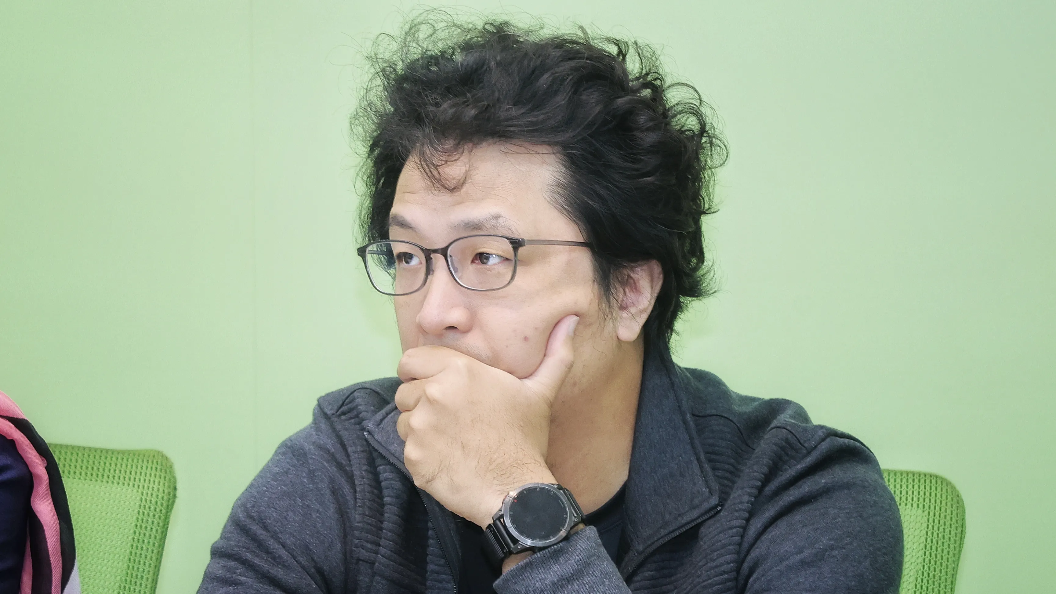 20251118-立委沈伯洋18 日出席民進黨立院黨團「藍白又爆衝修法程序正義全崩壊」記者会見。（柯承惠攝）