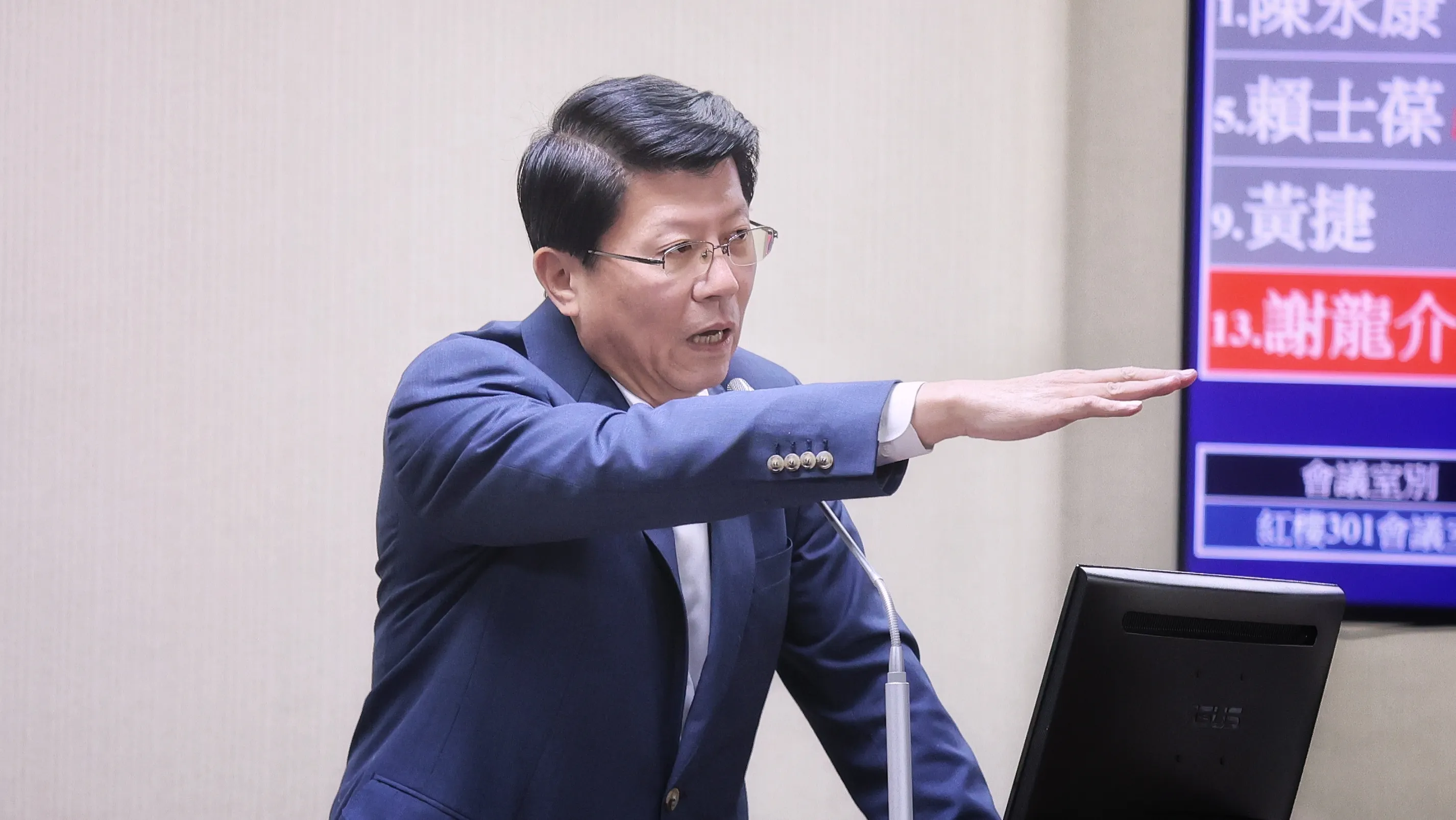 20251124-立委謝龍介24日在立法院質詢。（柯承惠攝）