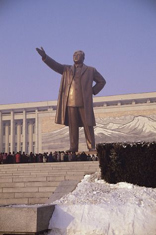 平壤萬壽台金日成雕像。（邱一新提供）