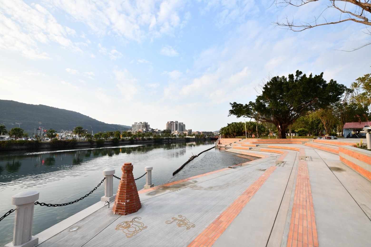 愛河護岸親水階梯鋪面