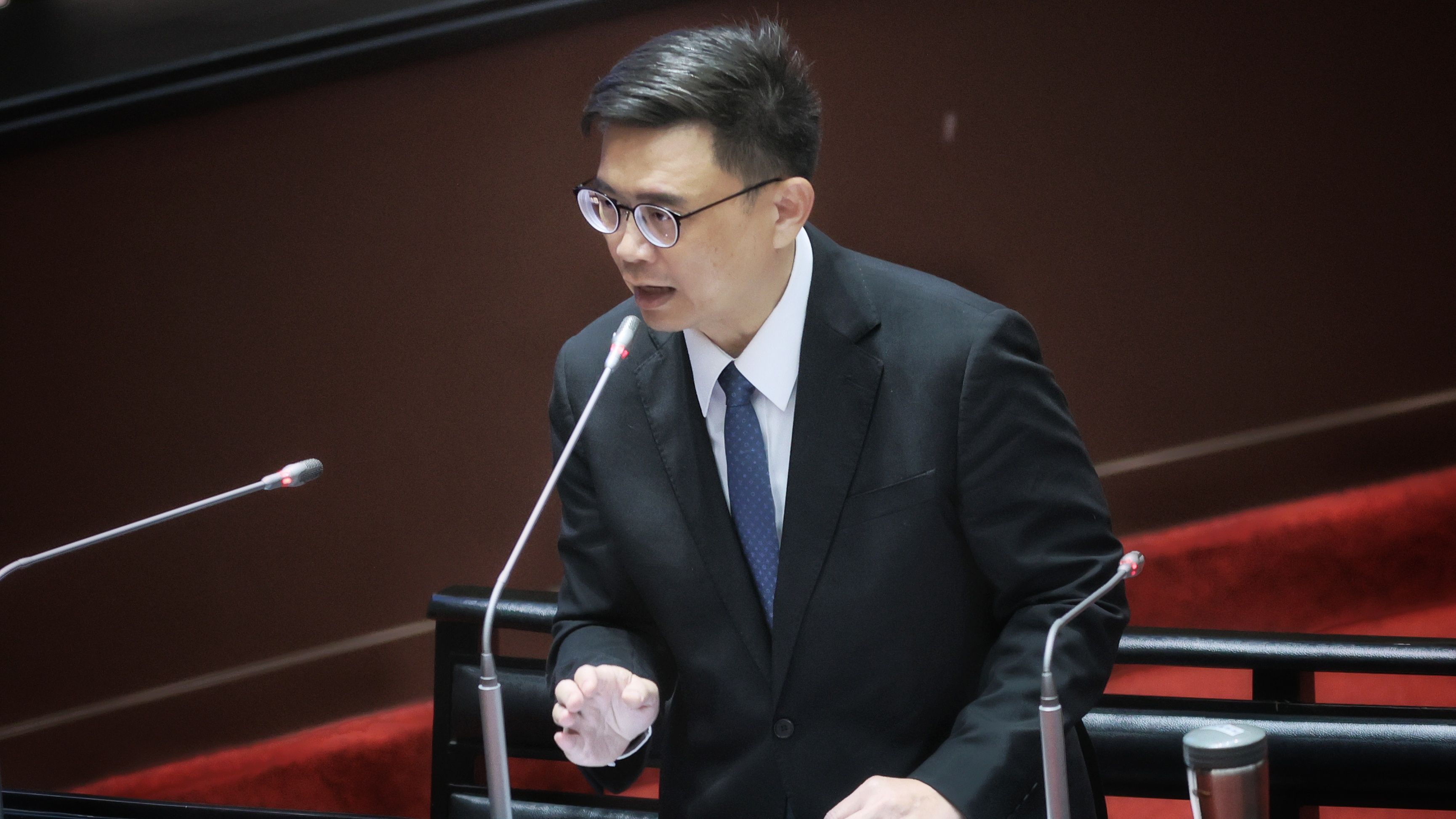 20251125-立委賴瑞隆25日在立法院質詢。（柯承惠攝）