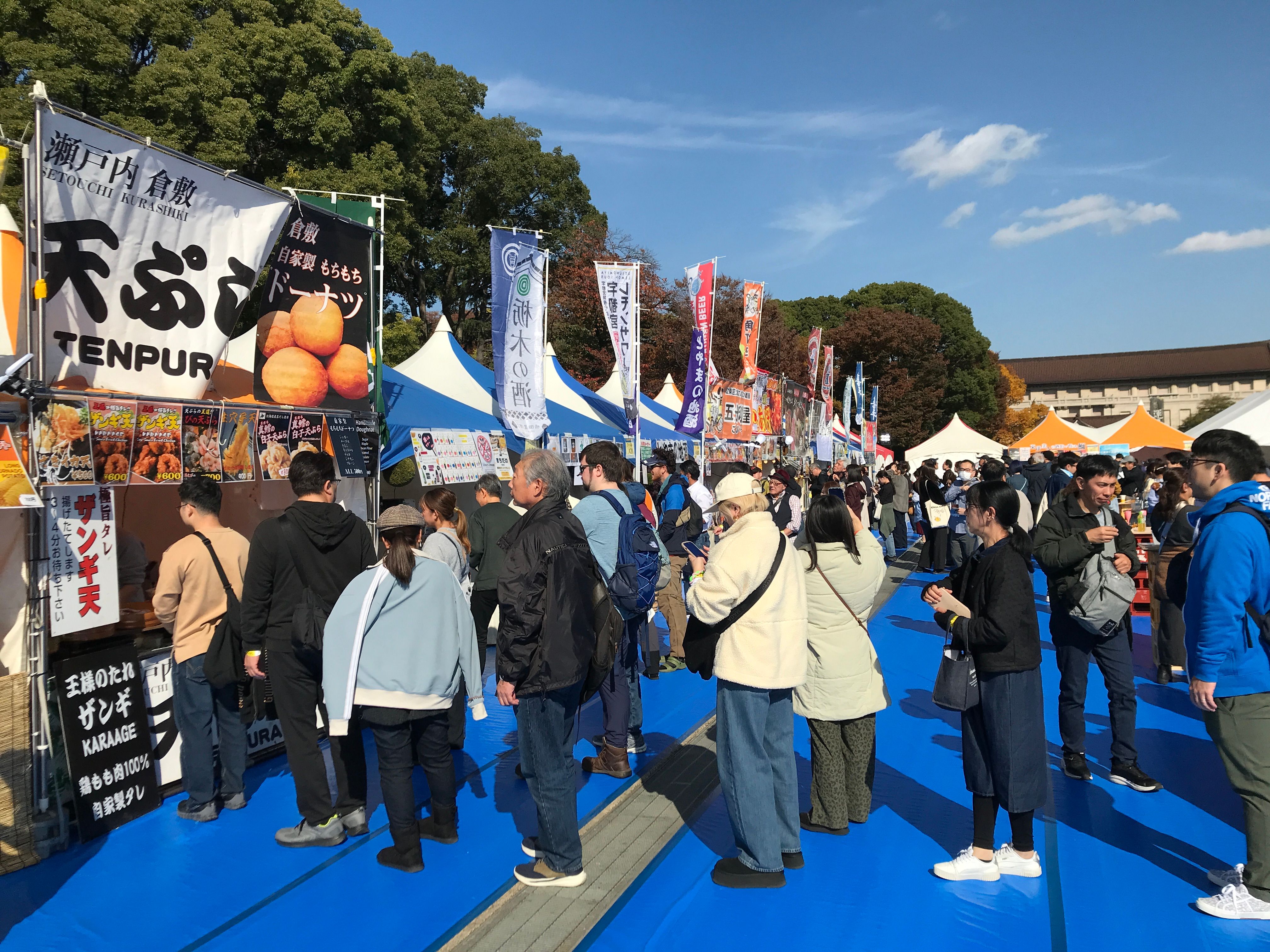 「酒屋角打ちフェス」は多彩なお酒と企画で来場者を楽しませた。酒屋角打ちフェス