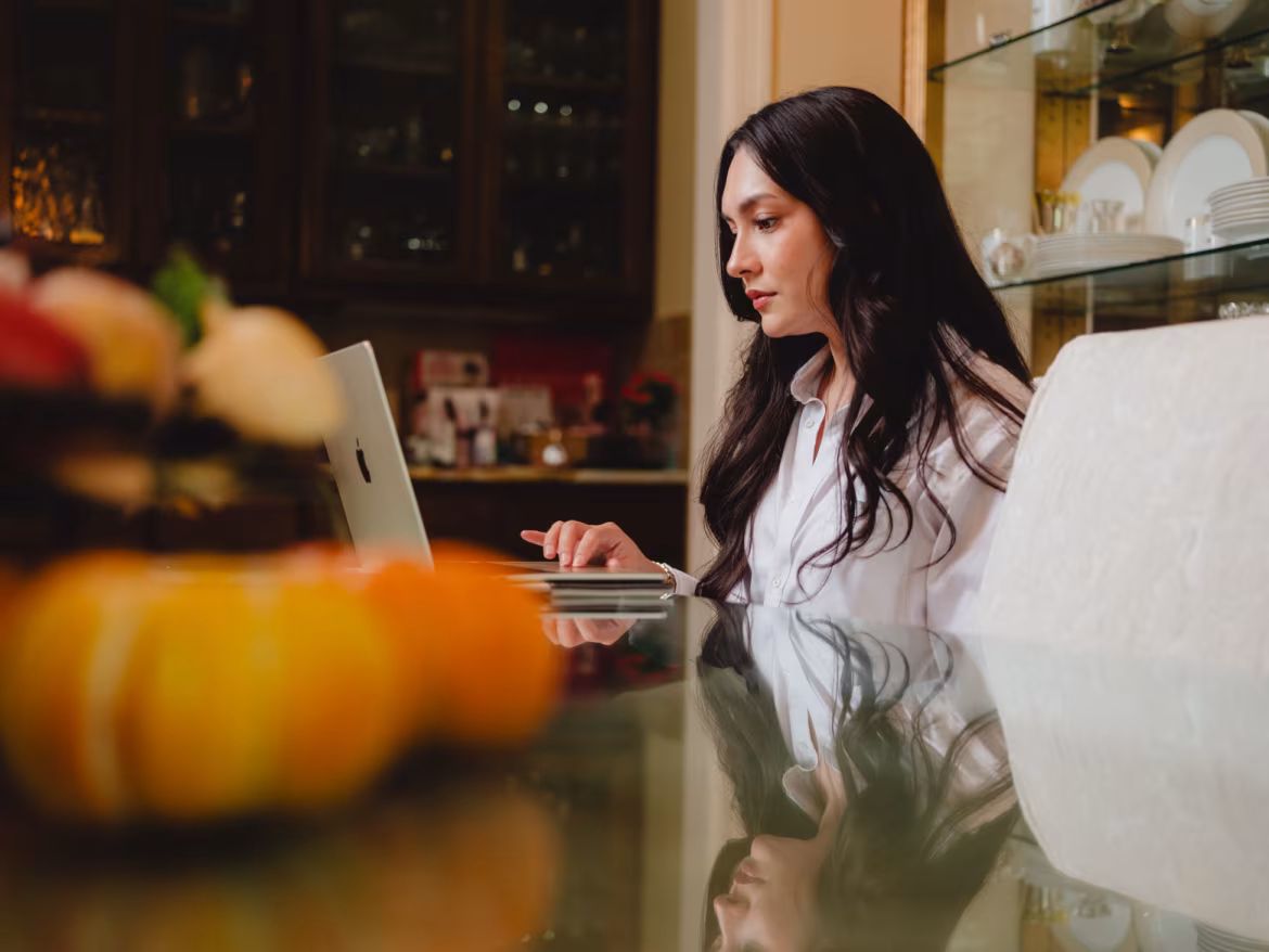 索菲婭・塔利試圖以寫作為生，但一直沒能找到全職工作。（華爾街日報）