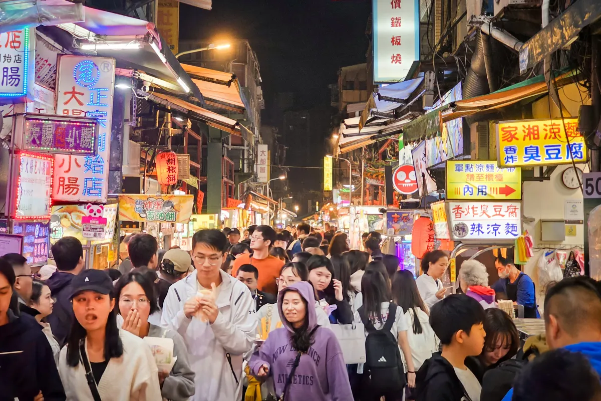 士林夜市,臭豆腐,大腸包小腸,胡椒餅,（圖／洪煜勛攝）