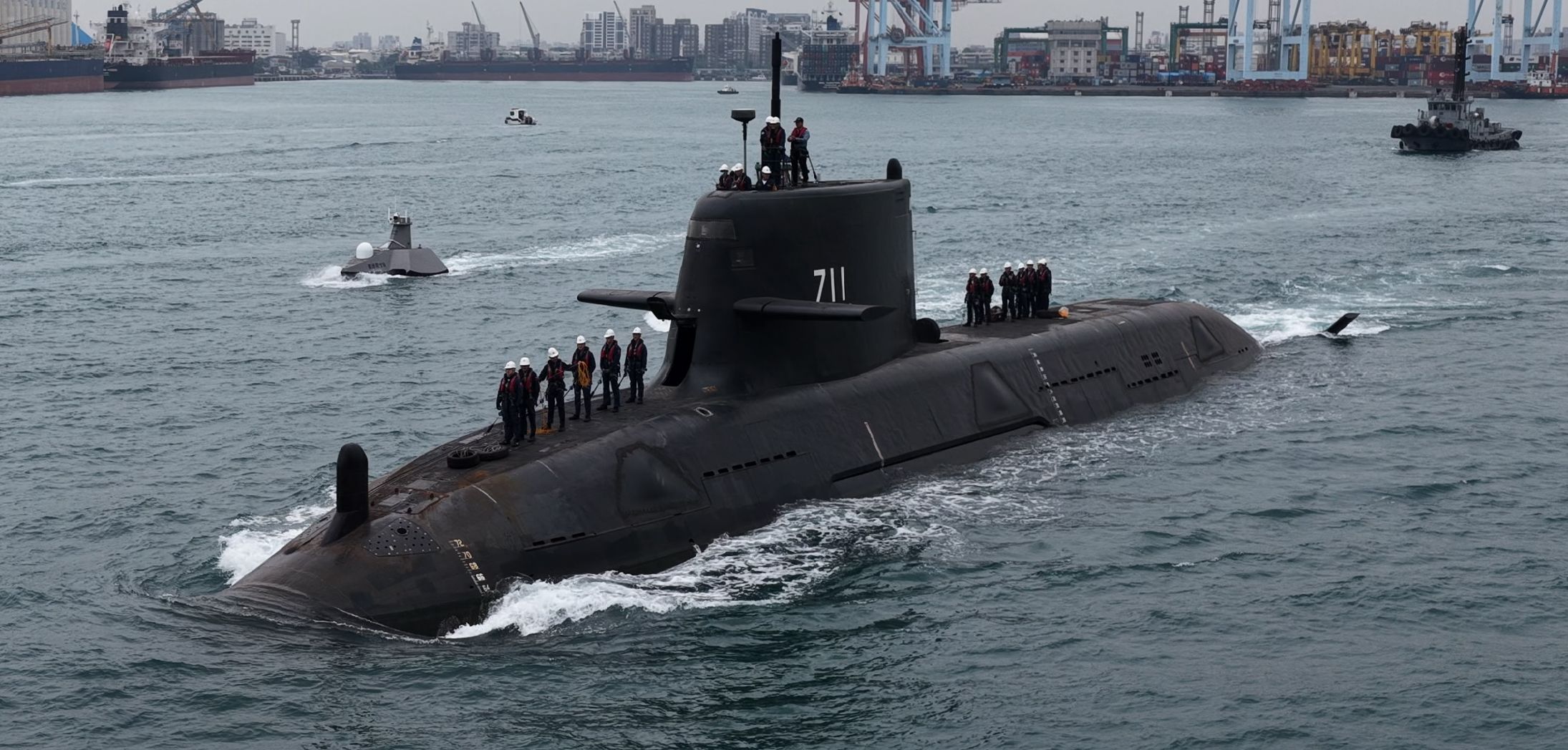 20251127-國造潛艦「海鯤號」今（27）日睽違147天再度出海執行第四次海上測試。（台船提供）