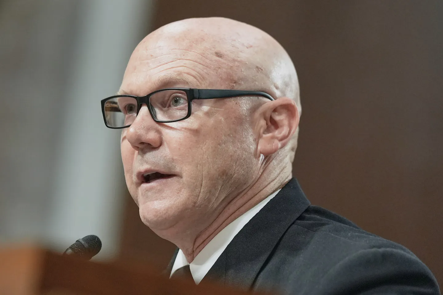 特殊作戦司令部のフランク・ブラッドリー上将が7月の上院軍事委員会公聴会で証言。（AP）