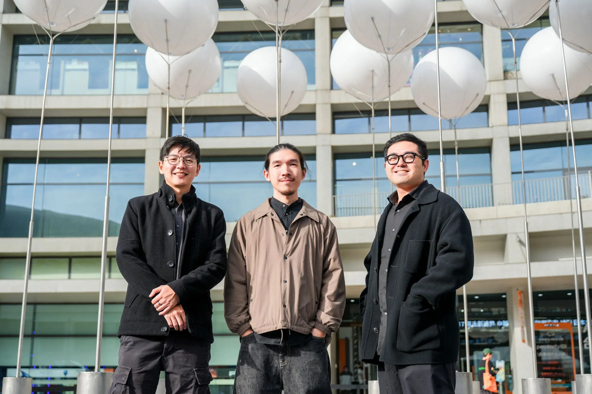 2025臺北文創天空創意節首獎作品《一首天空的歌》創作團隊「雜波ZAP」成員-黃彥翔(中)、鄭任翔(左)、葉韋鉦。