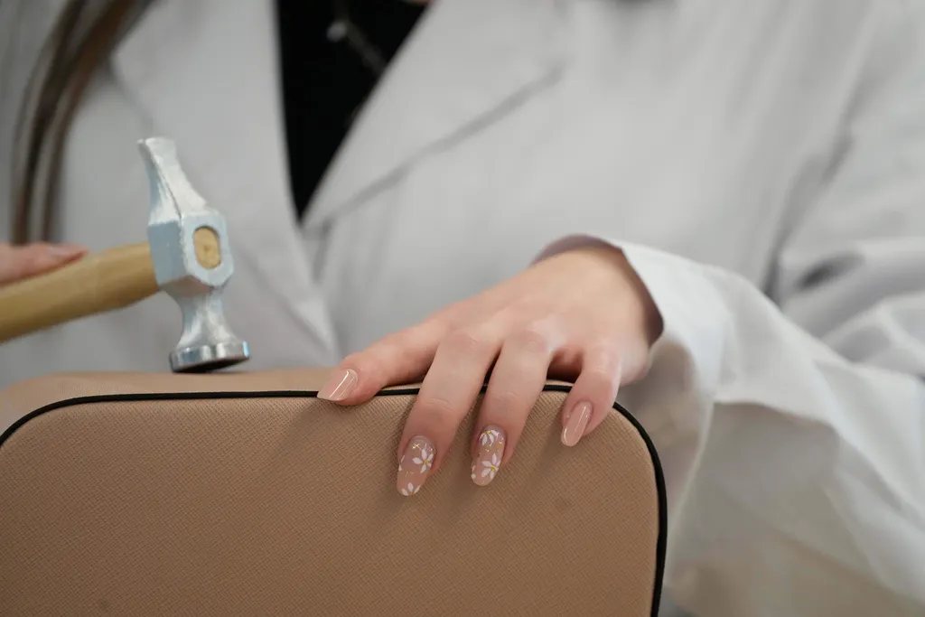 義大利時尚品牌Prada的皮包生產線。（美聯社）