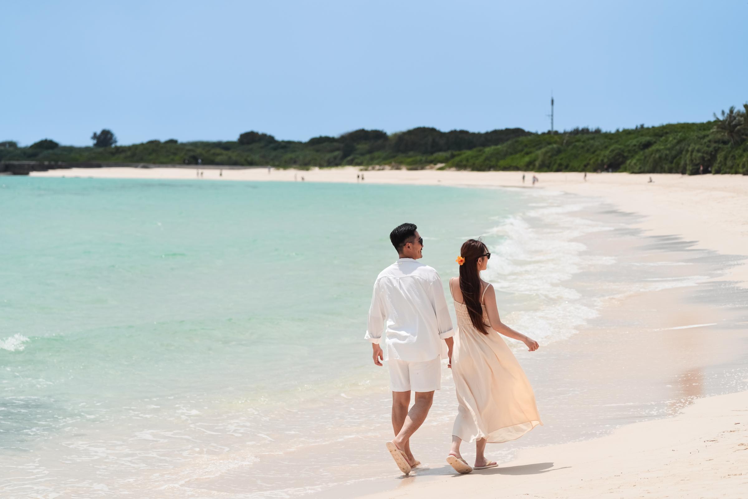 圖說: 宮古島冬季氣候溫和，適合海邊散步拍照。(圖片提供:星宇航空)