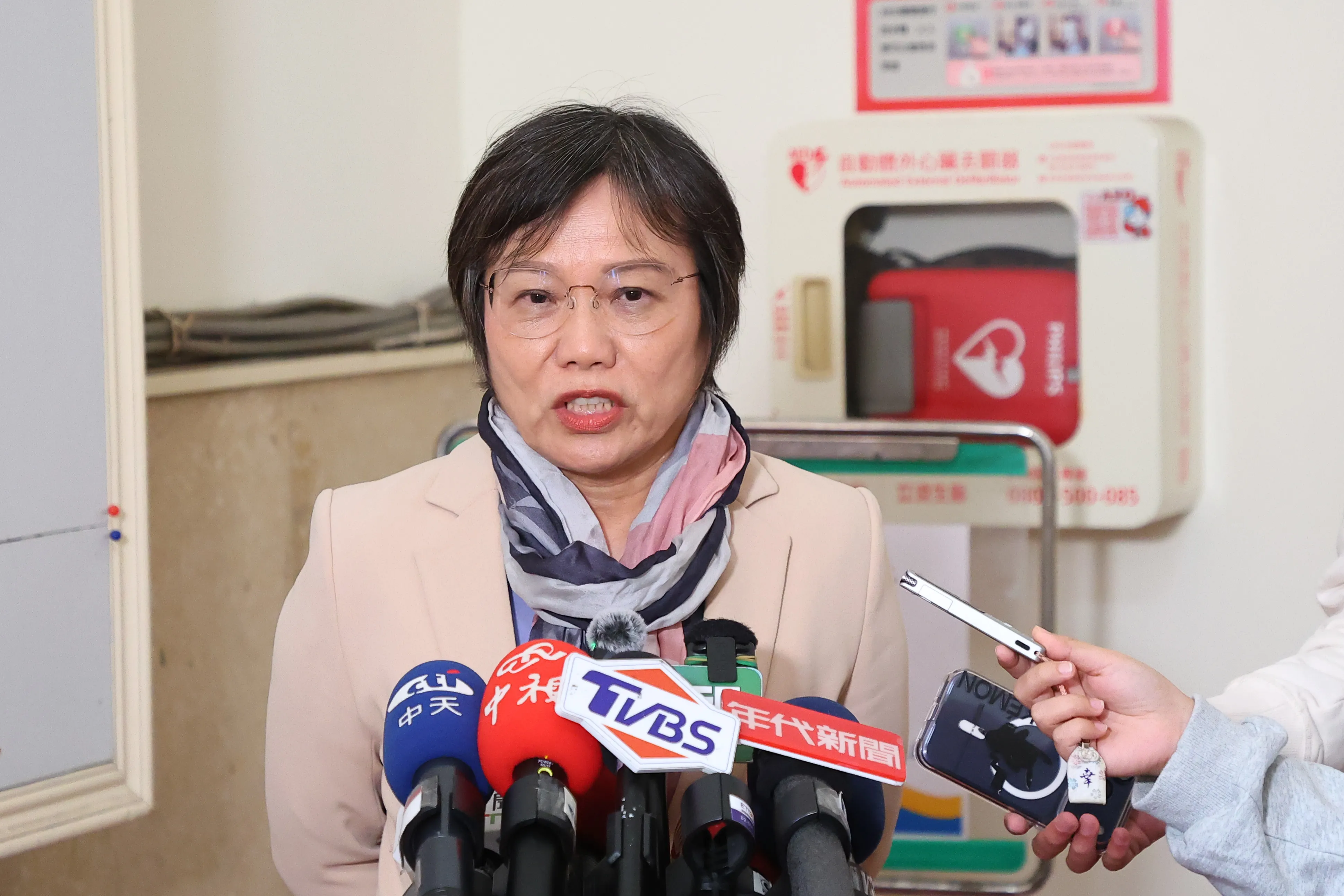 20251205-內政部長劉世芳5日針對「小紅書遭封鎖一年議題」接受媒體聯訪。（顏麟宇攝）